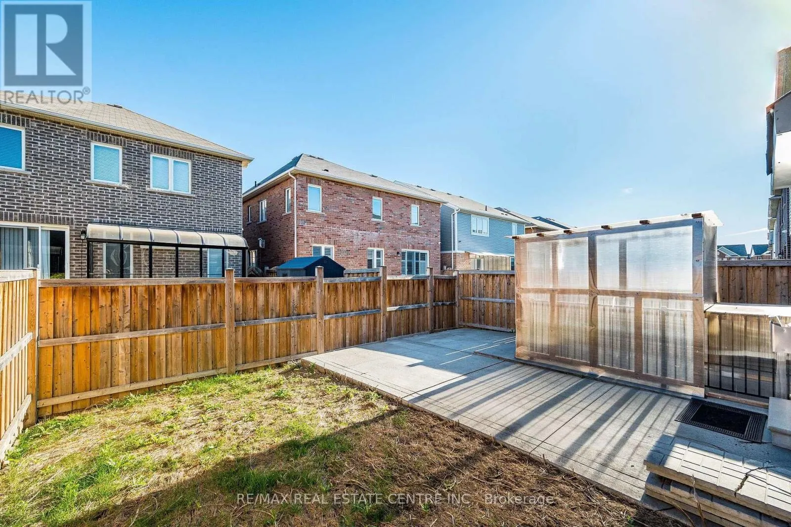 17 FEEDER STREET