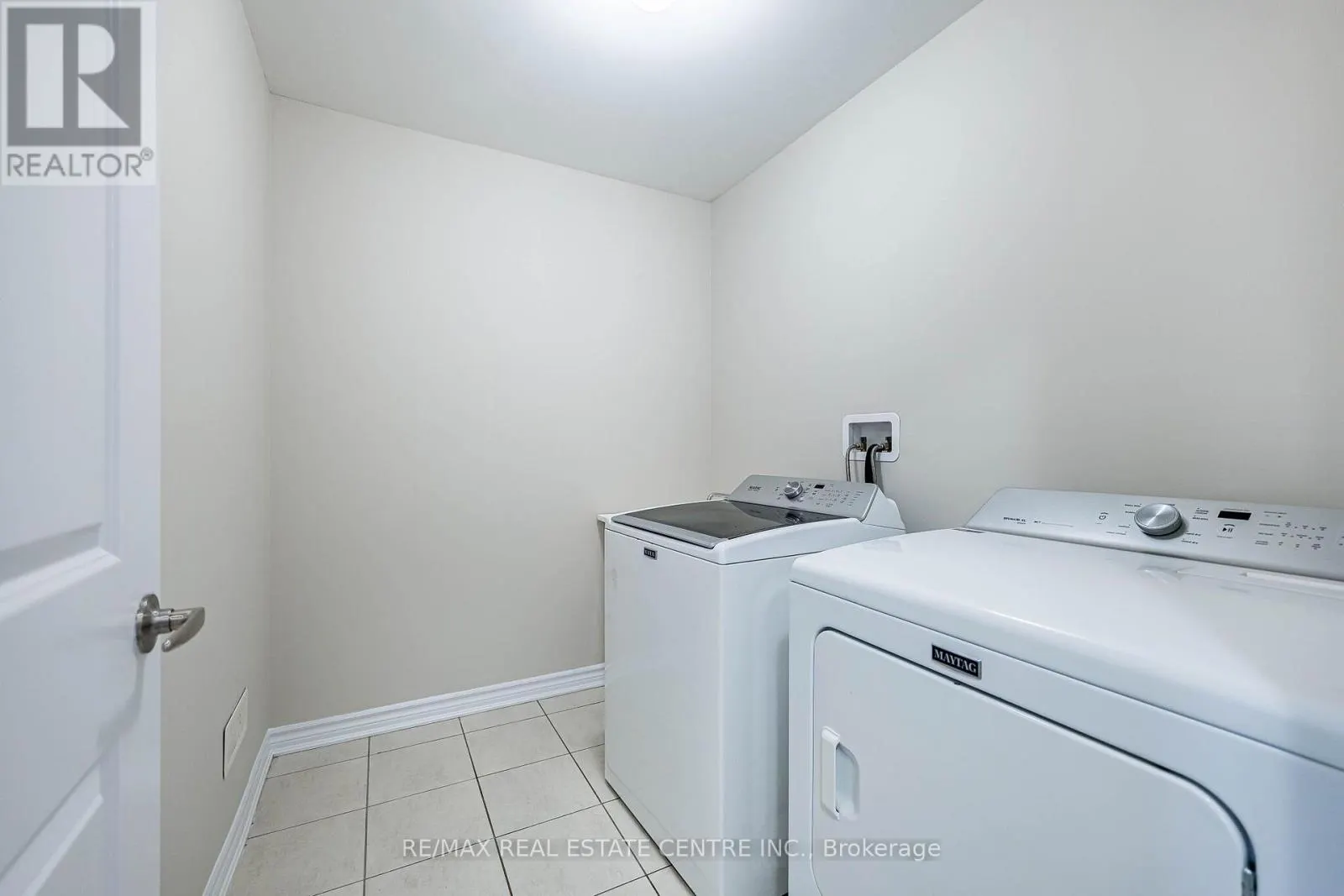 17 FEEDER STREET