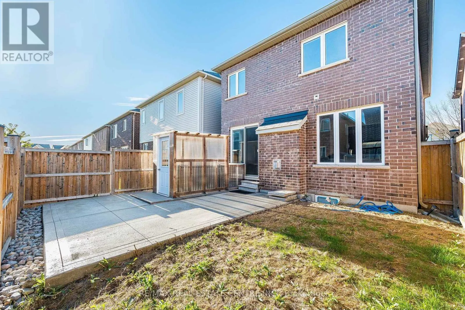 17 FEEDER STREET