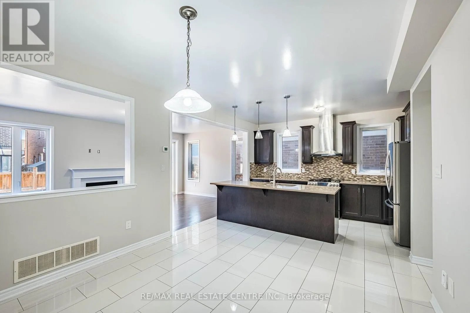 17 FEEDER STREET
