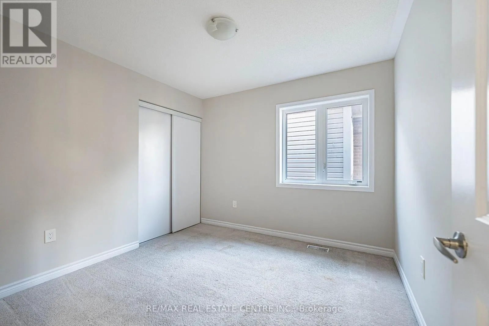 17 FEEDER STREET