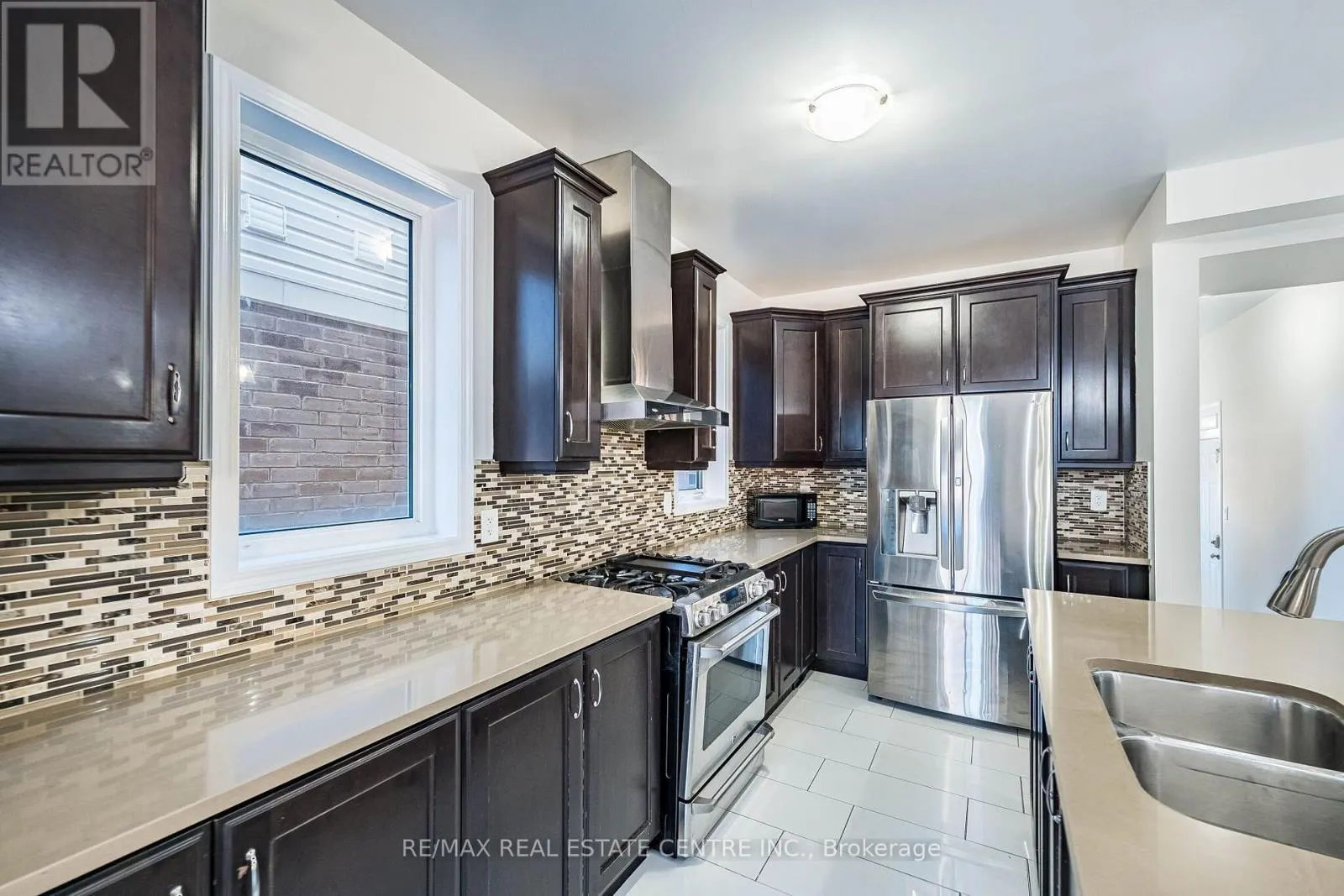 17 FEEDER STREET