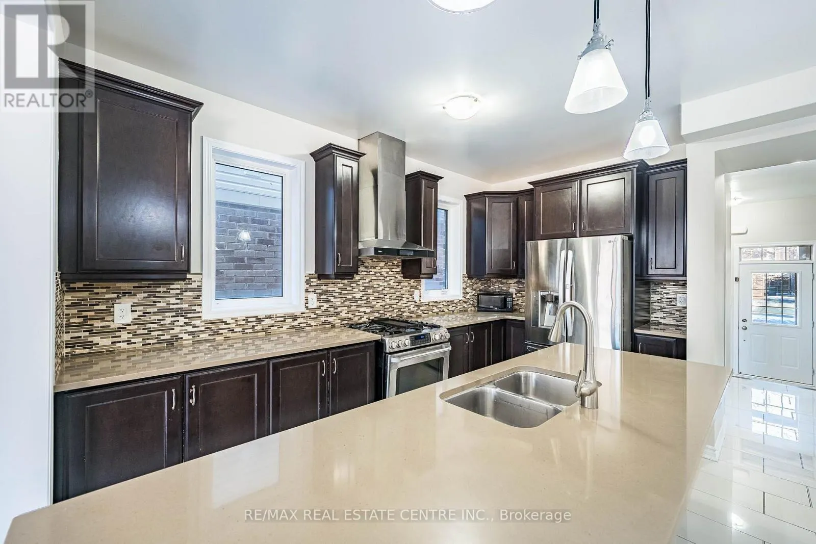 17 FEEDER STREET