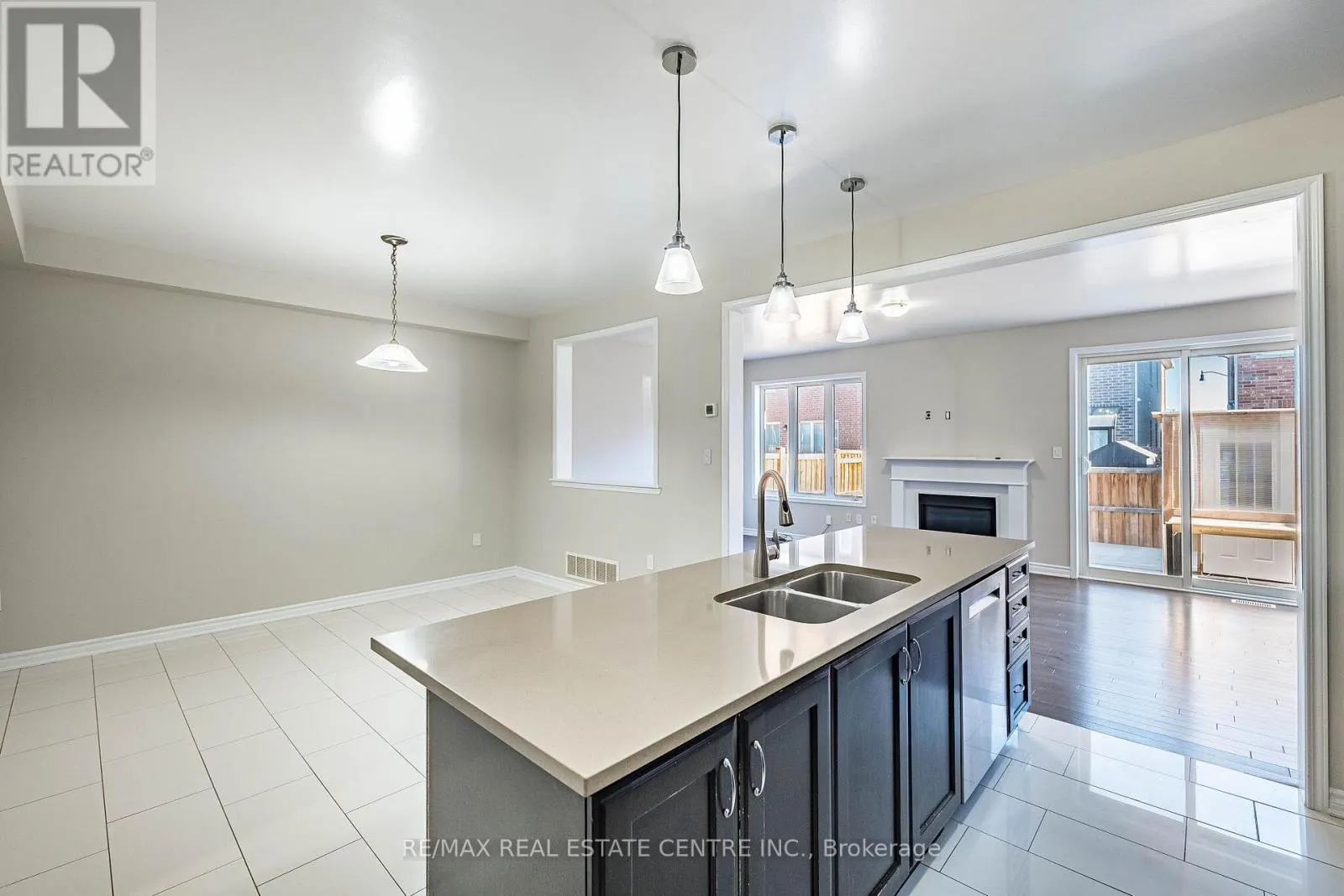 17 FEEDER STREET