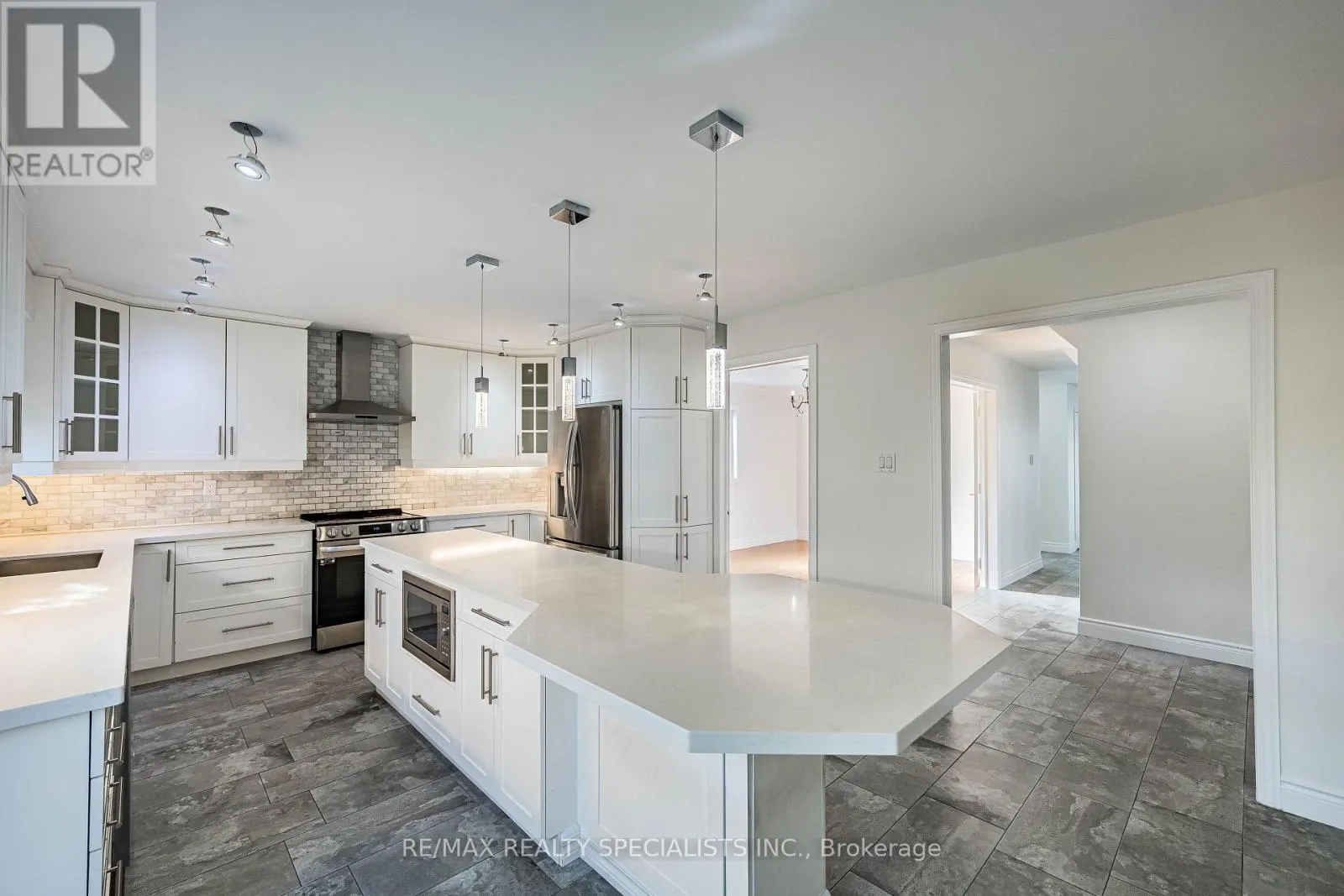 MAIN & 2ND - 3166 SHADETREE DRIVE