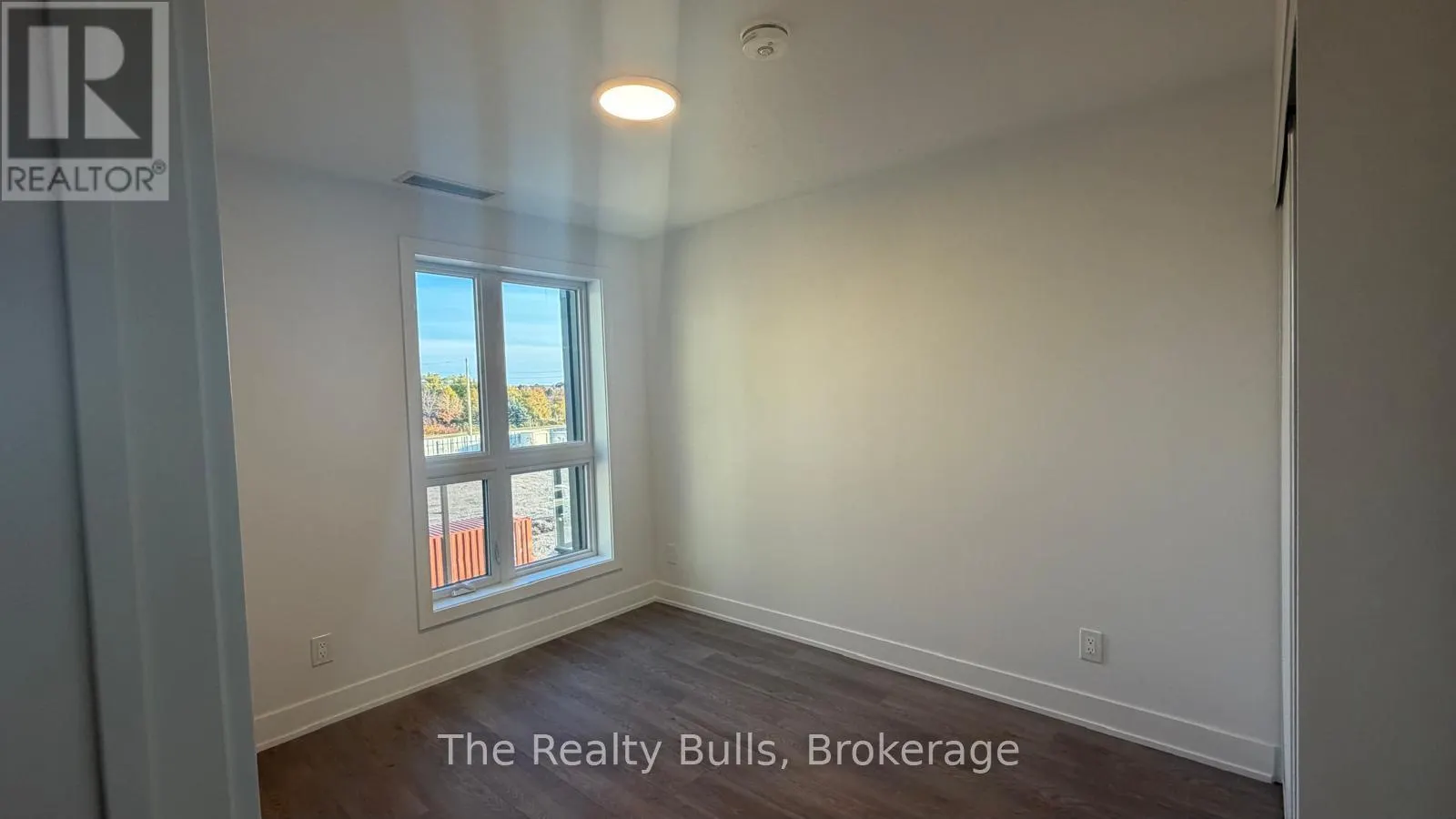 317 - 3008 WILLIAM CUTMORE BOULEVARD