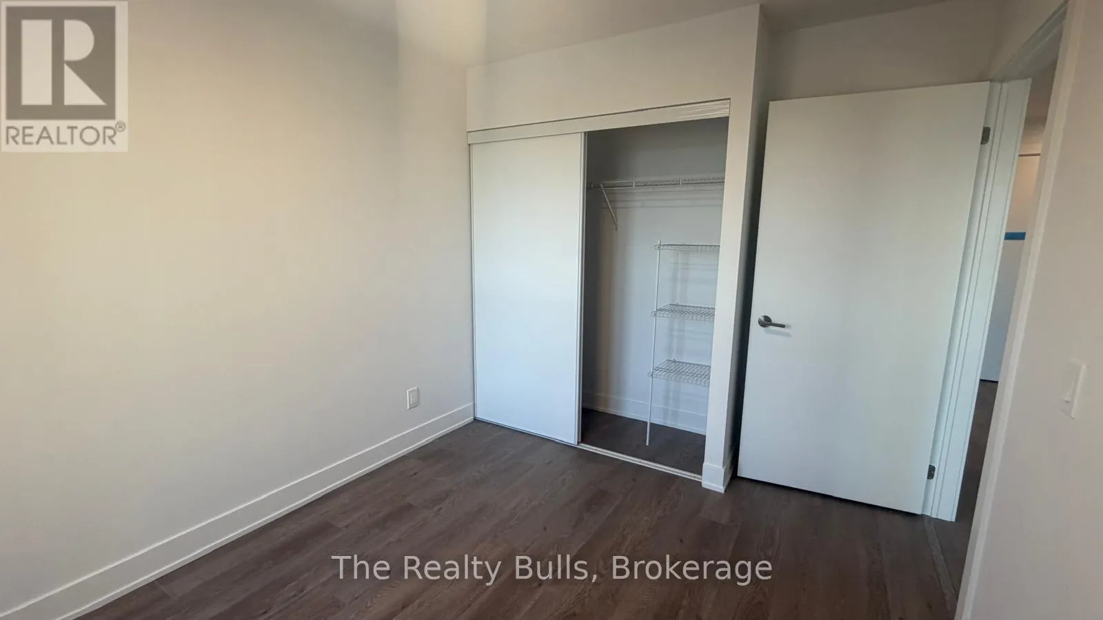 317 - 3008 WILLIAM CUTMORE BOULEVARD