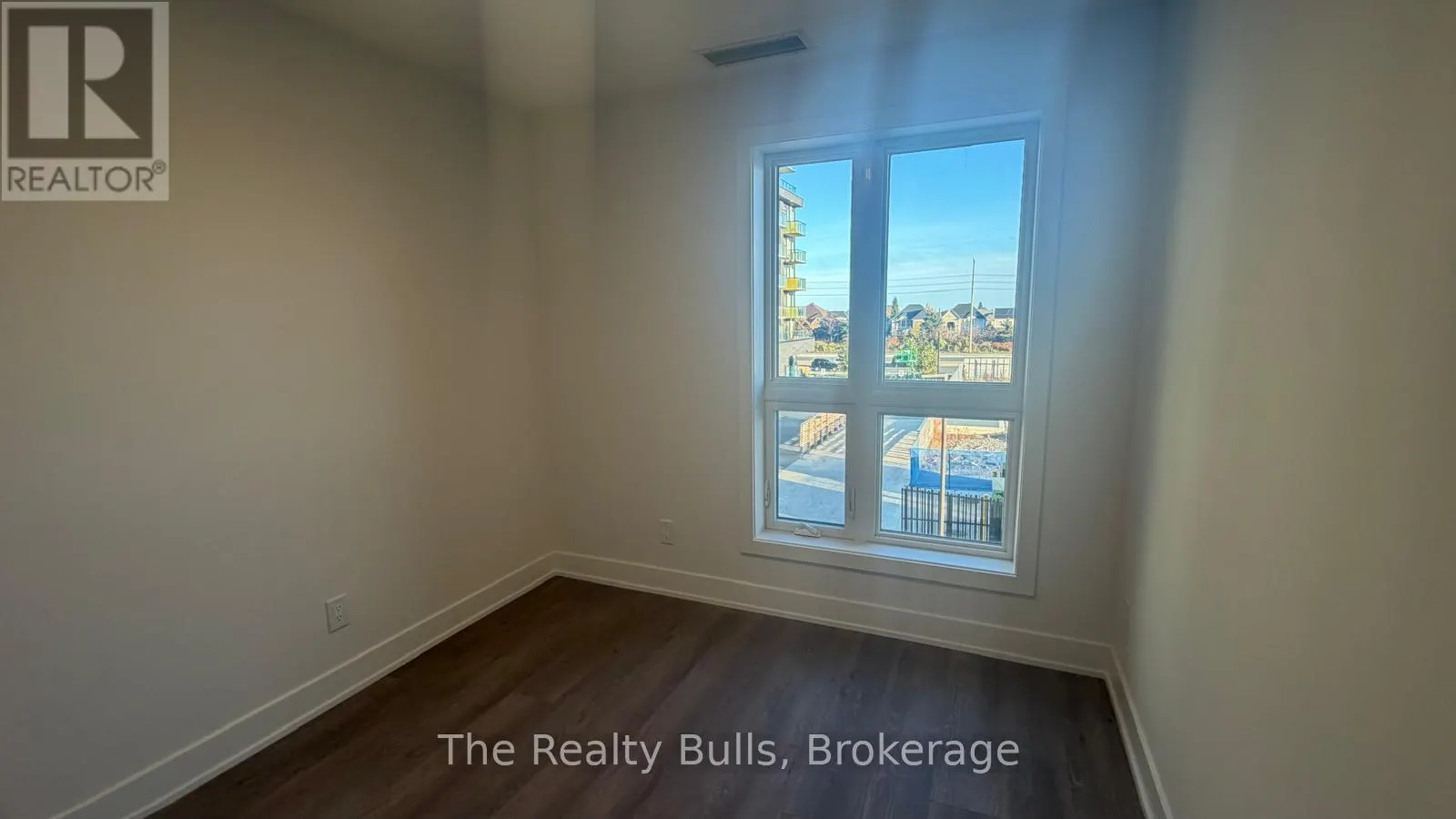 317 - 3008 WILLIAM CUTMORE BOULEVARD