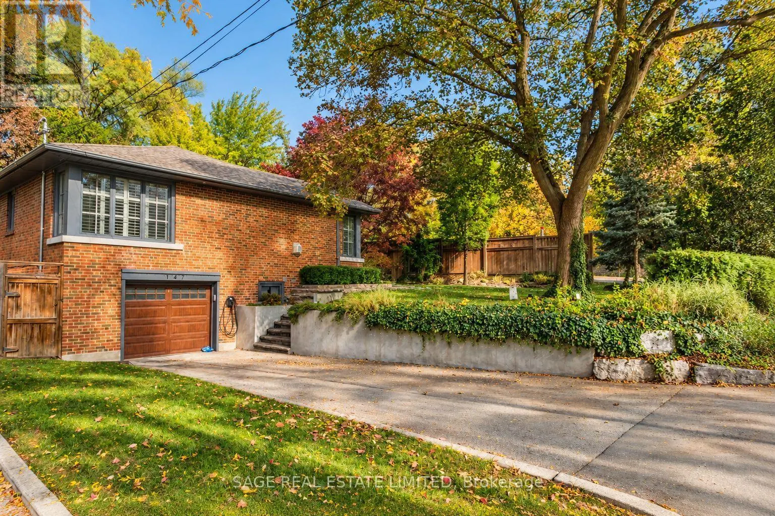 147 THOMPSON AVENUE