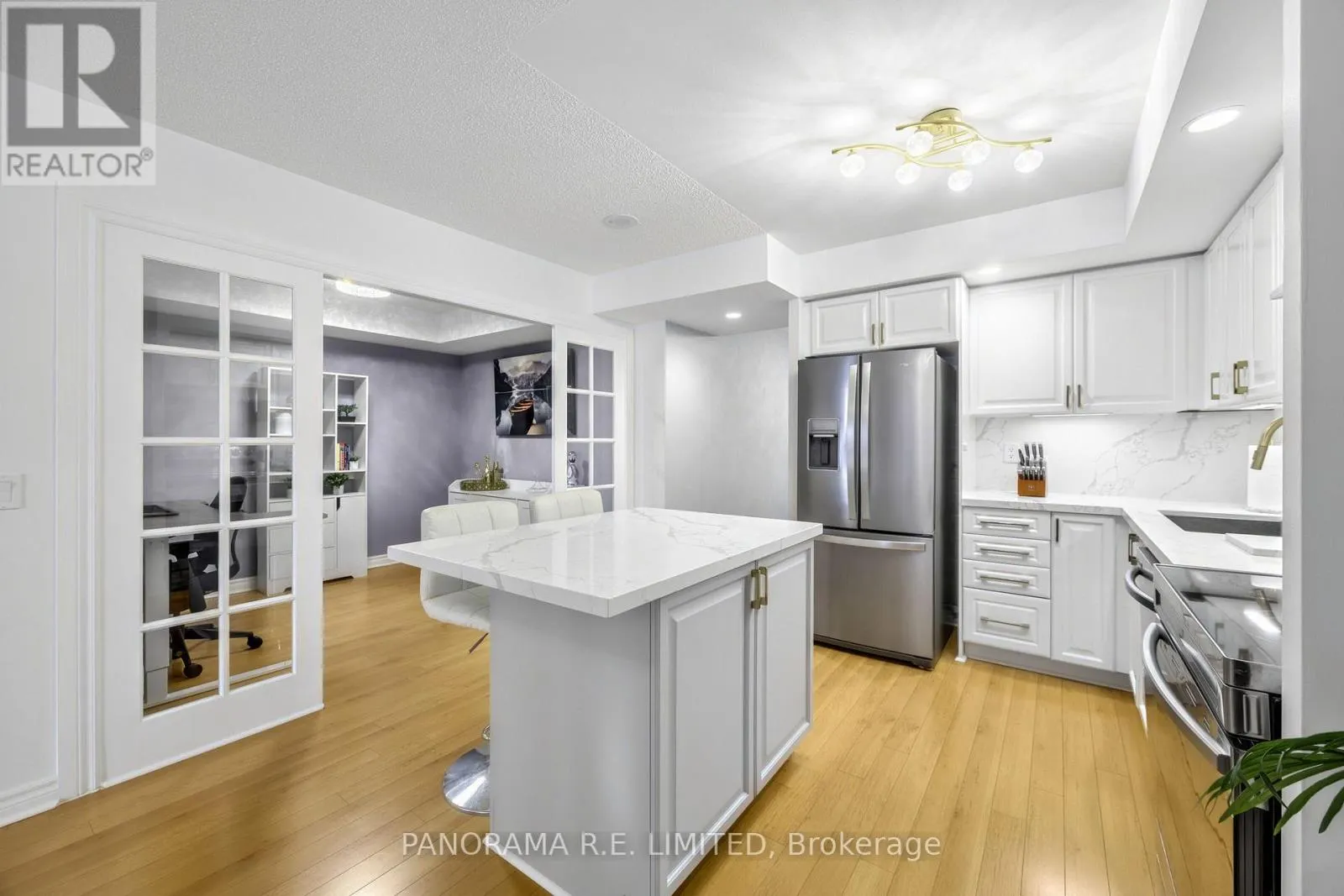 723 - 5233 DUNDAS STREET W