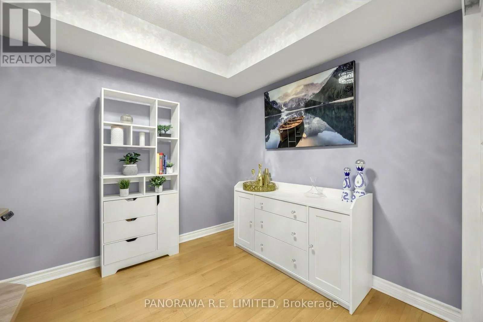 723 - 5233 DUNDAS STREET W
