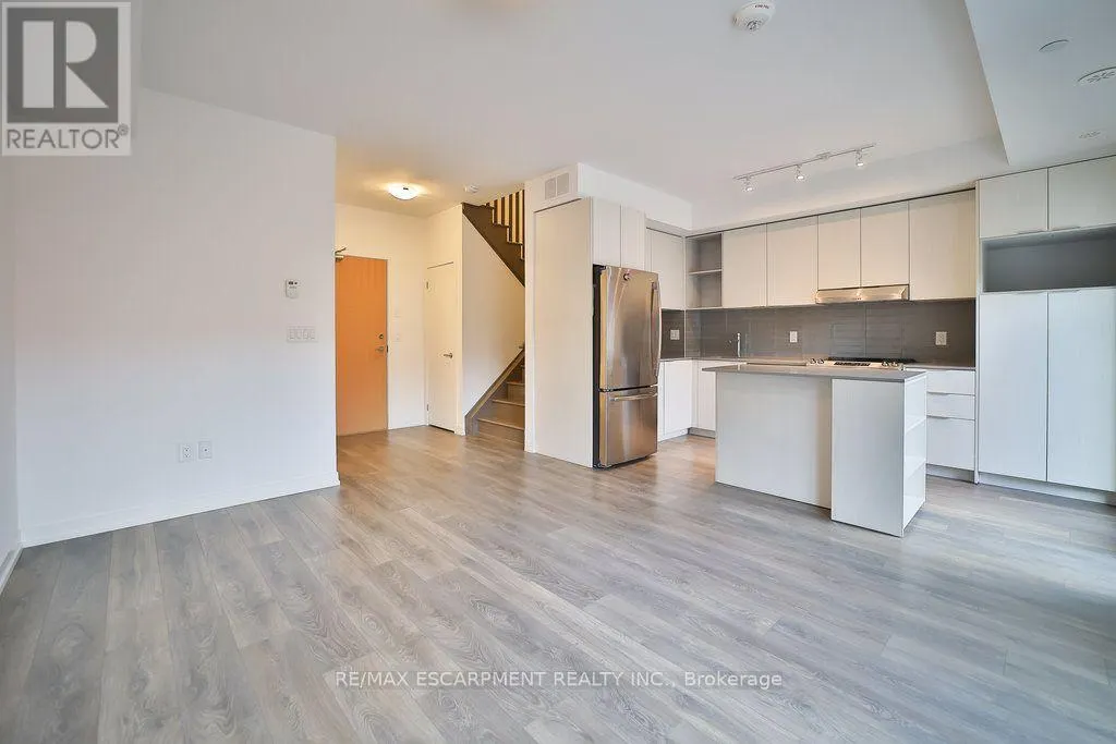 102 - 2530 EGLINTON AVENUE W