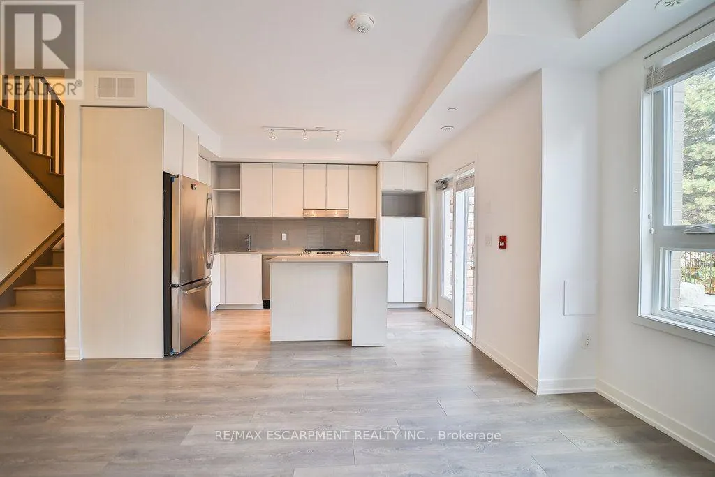 102 - 2530 EGLINTON AVENUE W
