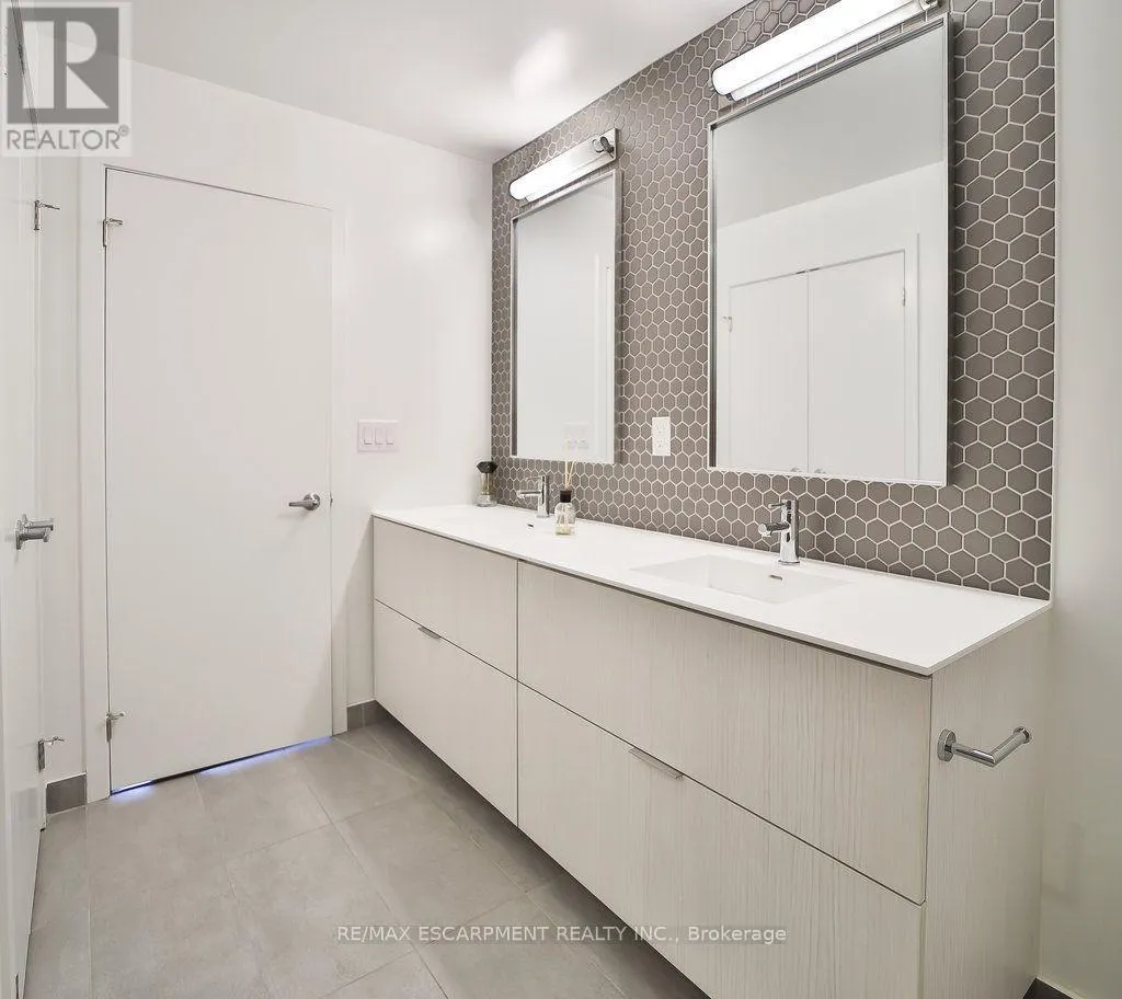 102 - 2530 EGLINTON AVENUE W