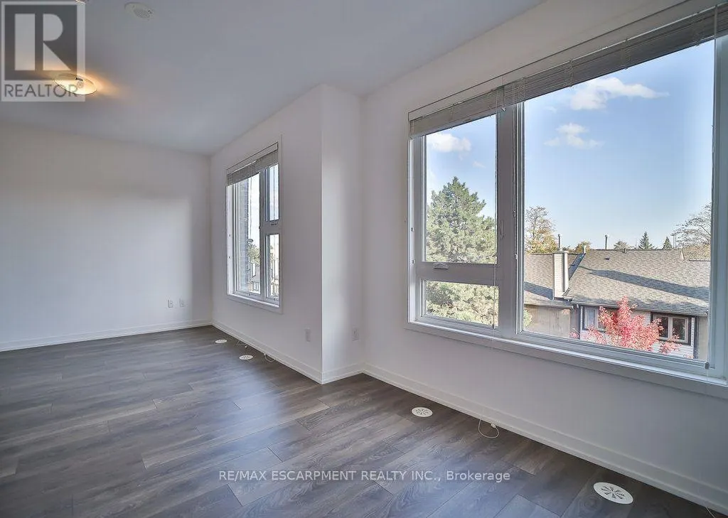 102 - 2530 EGLINTON AVENUE W