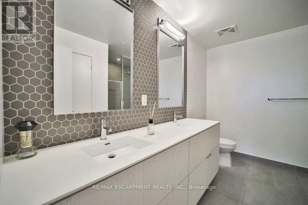 102 - 2530 EGLINTON AVENUE W