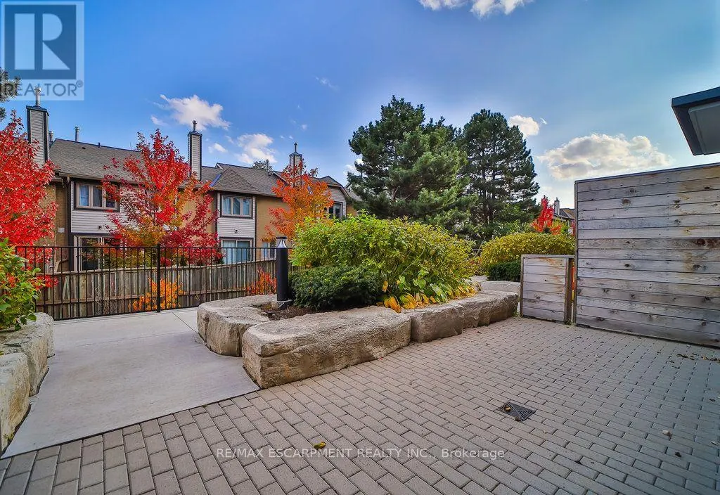 102 - 2530 EGLINTON AVENUE W