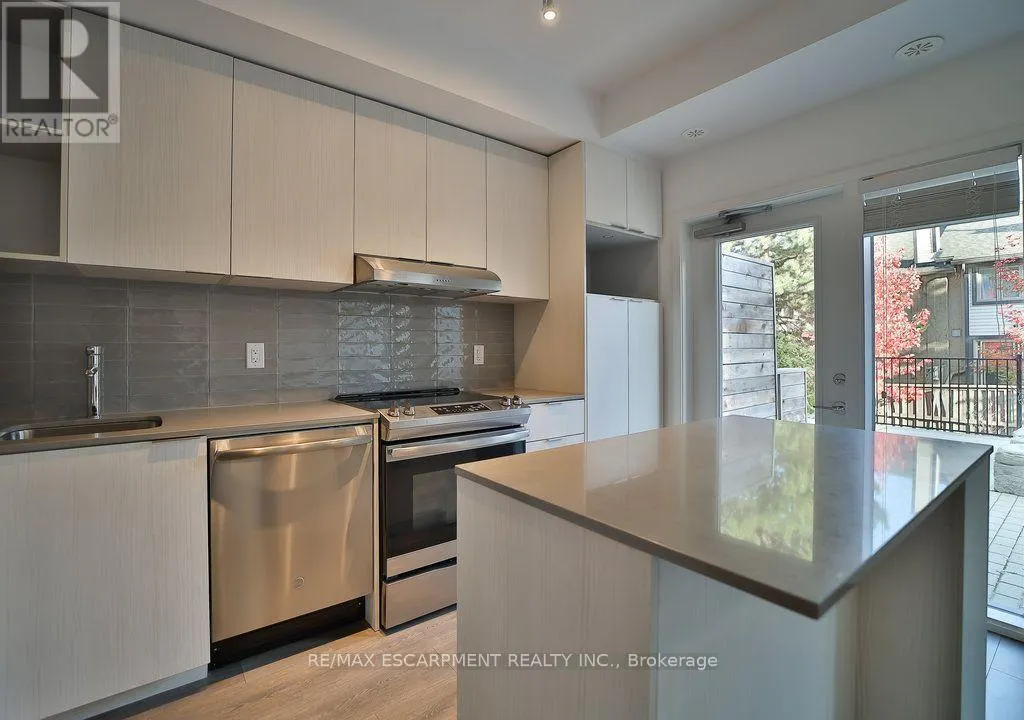 102 - 2530 EGLINTON AVENUE W