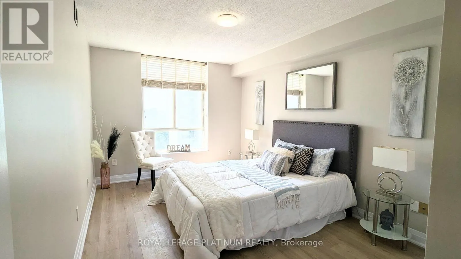 704 - 3559 EGLINTON AVENUE W