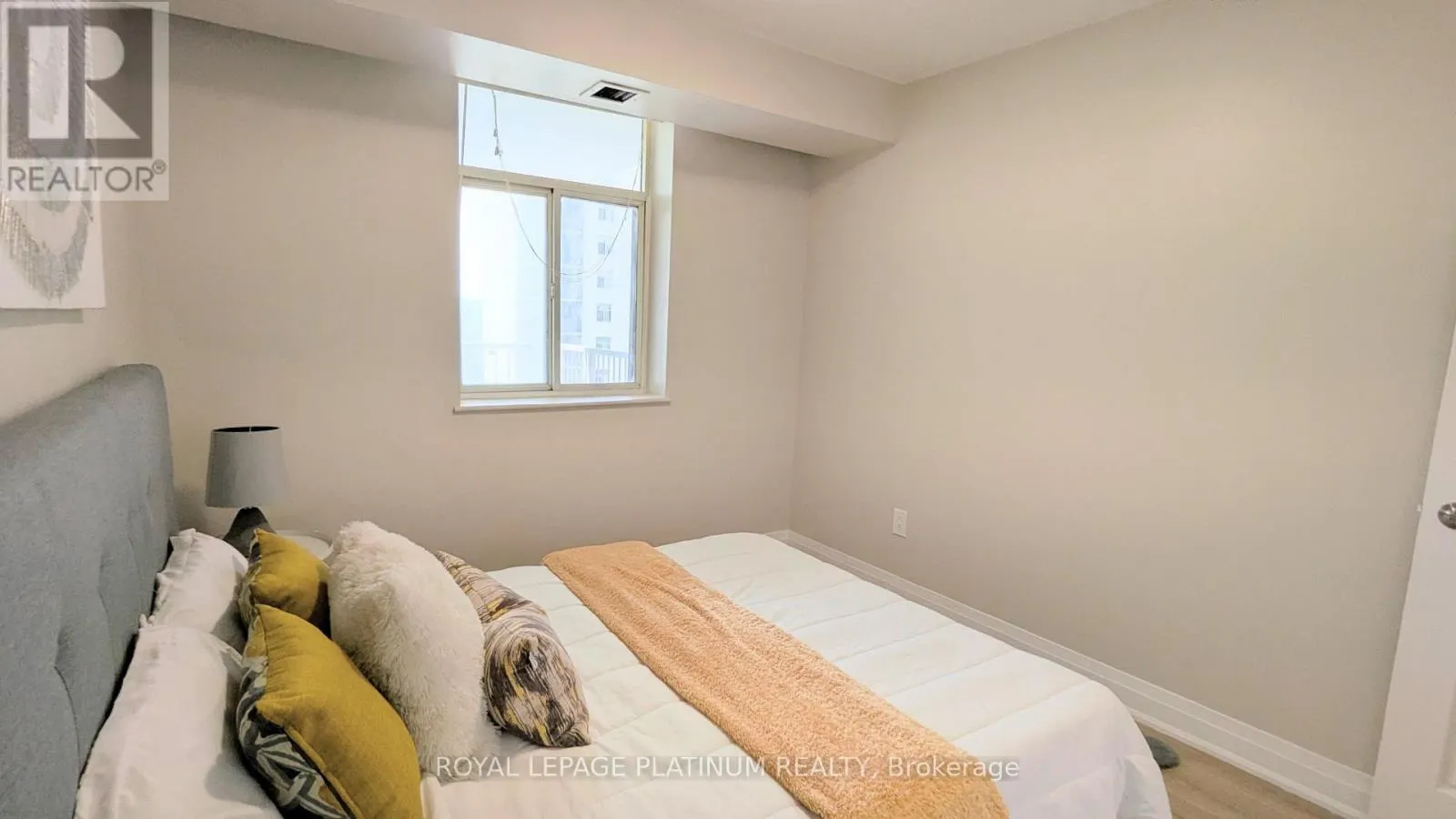 704 - 3559 EGLINTON AVENUE W