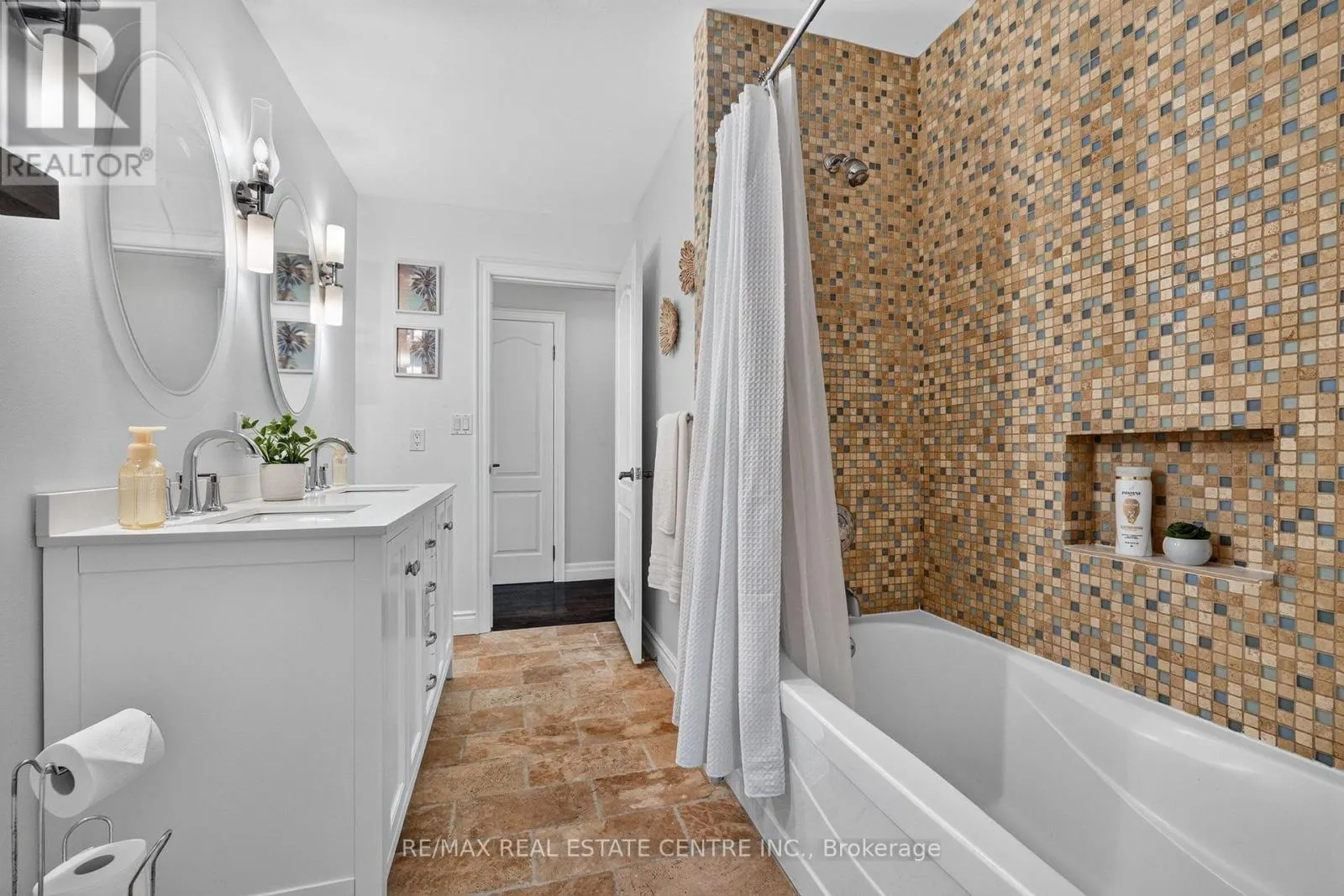 241 BOUSFIELD CRESCENT