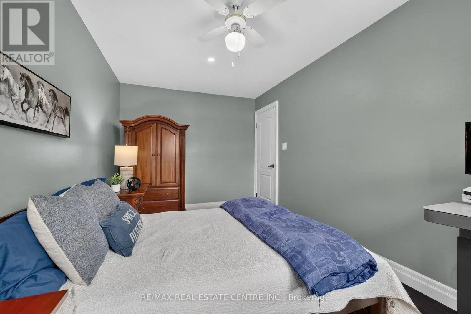 241 BOUSFIELD CRESCENT