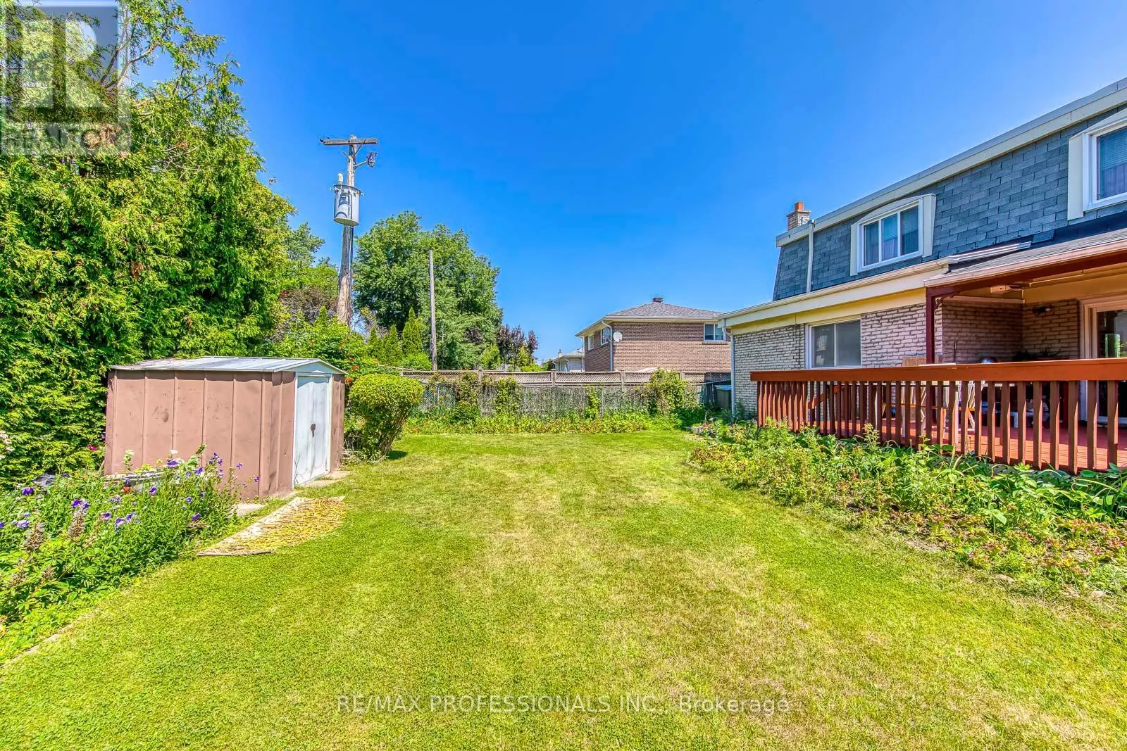 256 WELLESWORTH DRIVE