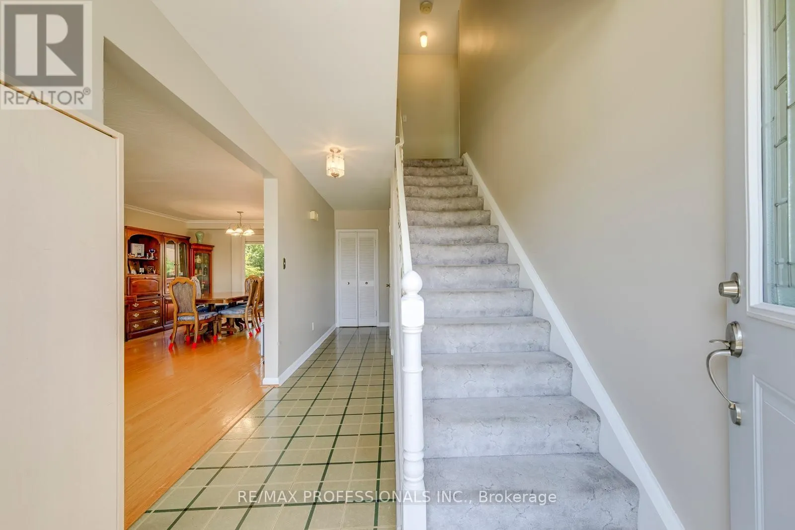 256 WELLESWORTH DRIVE