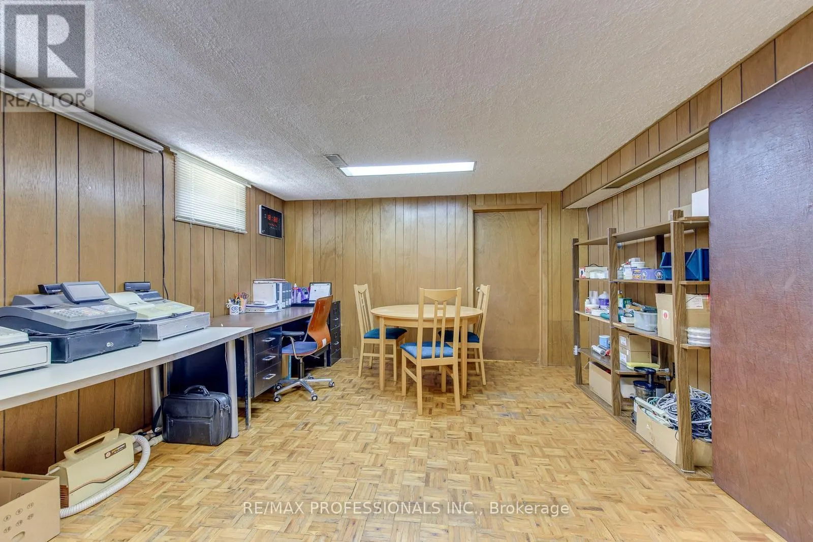 256 WELLESWORTH DRIVE
