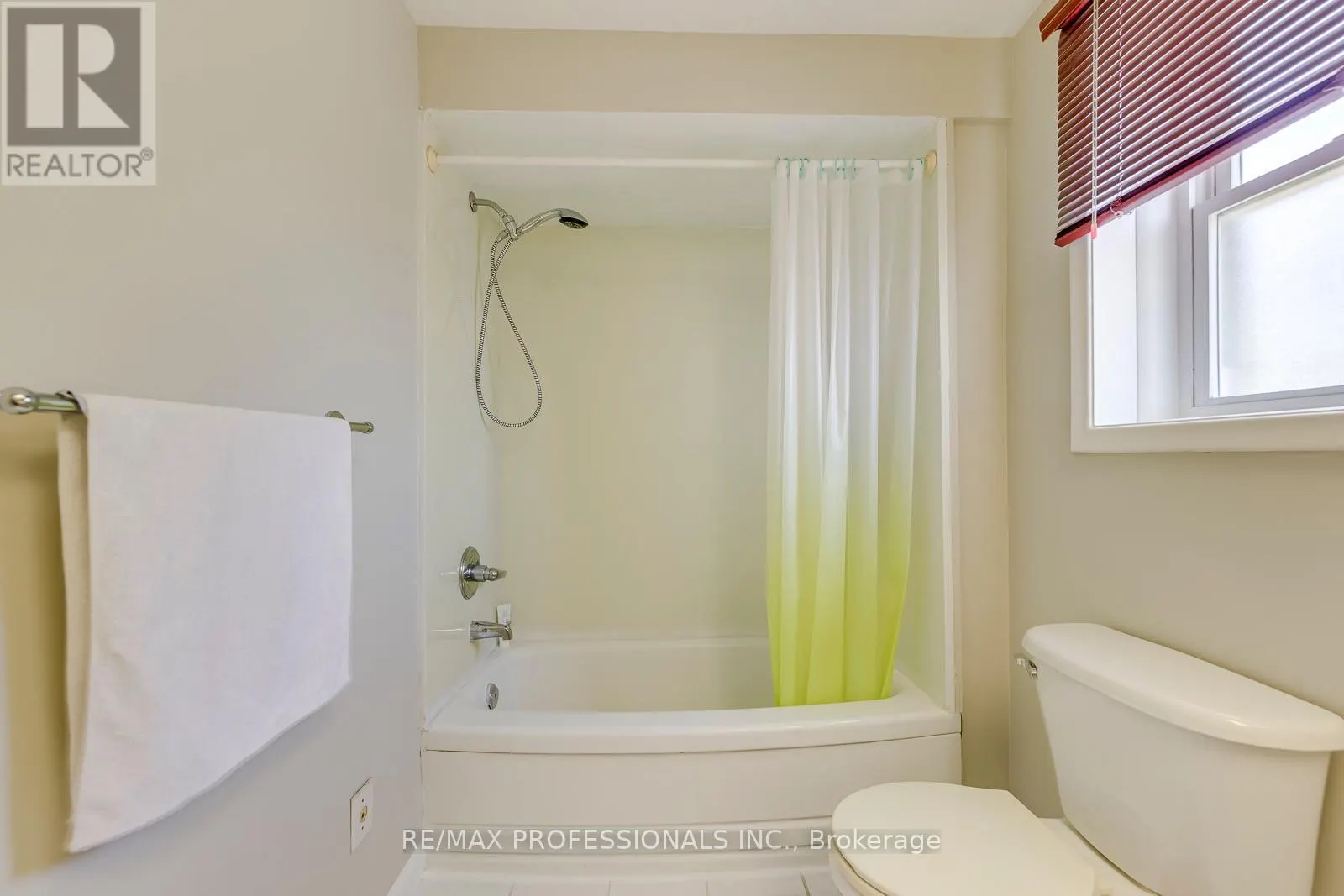 256 WELLESWORTH DRIVE