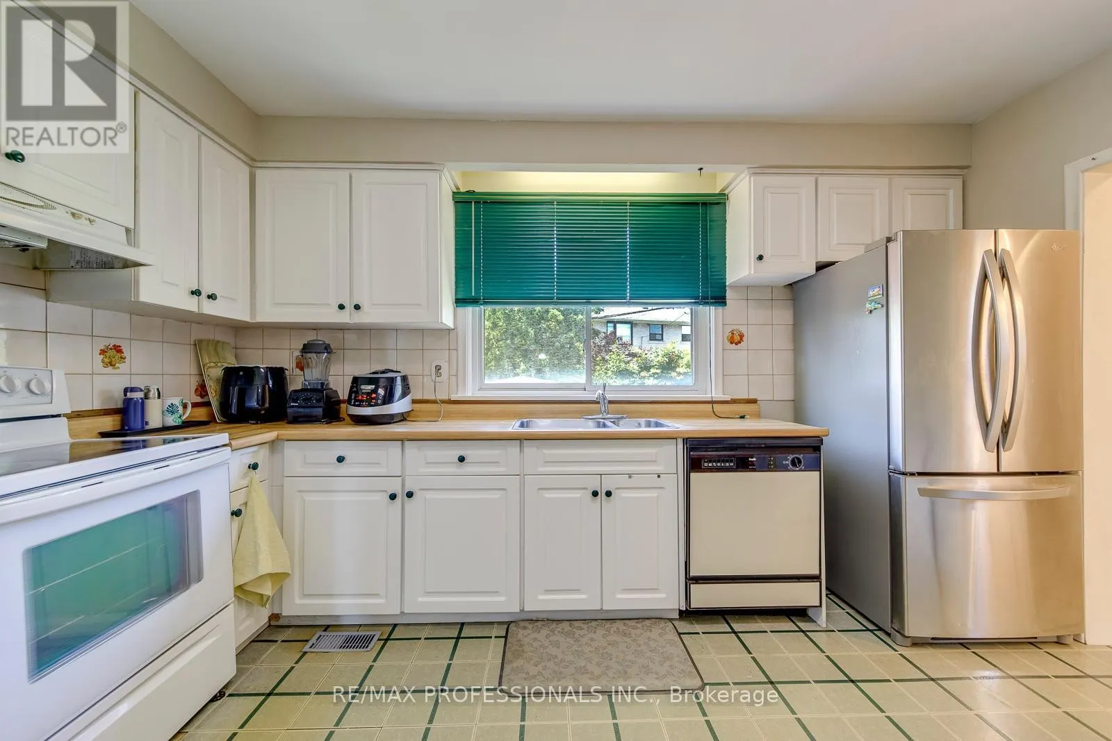 256 WELLESWORTH DRIVE