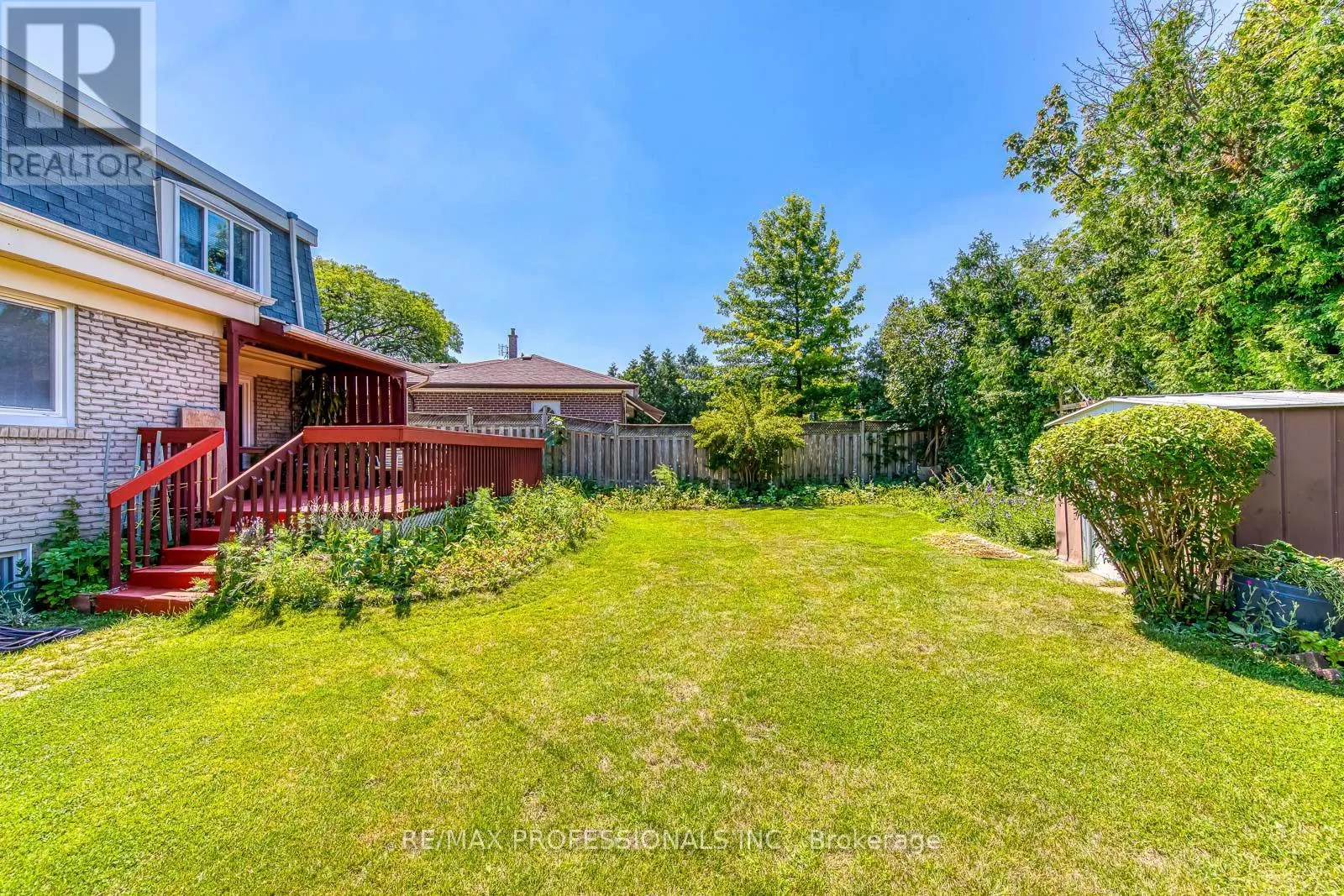 256 WELLESWORTH DRIVE