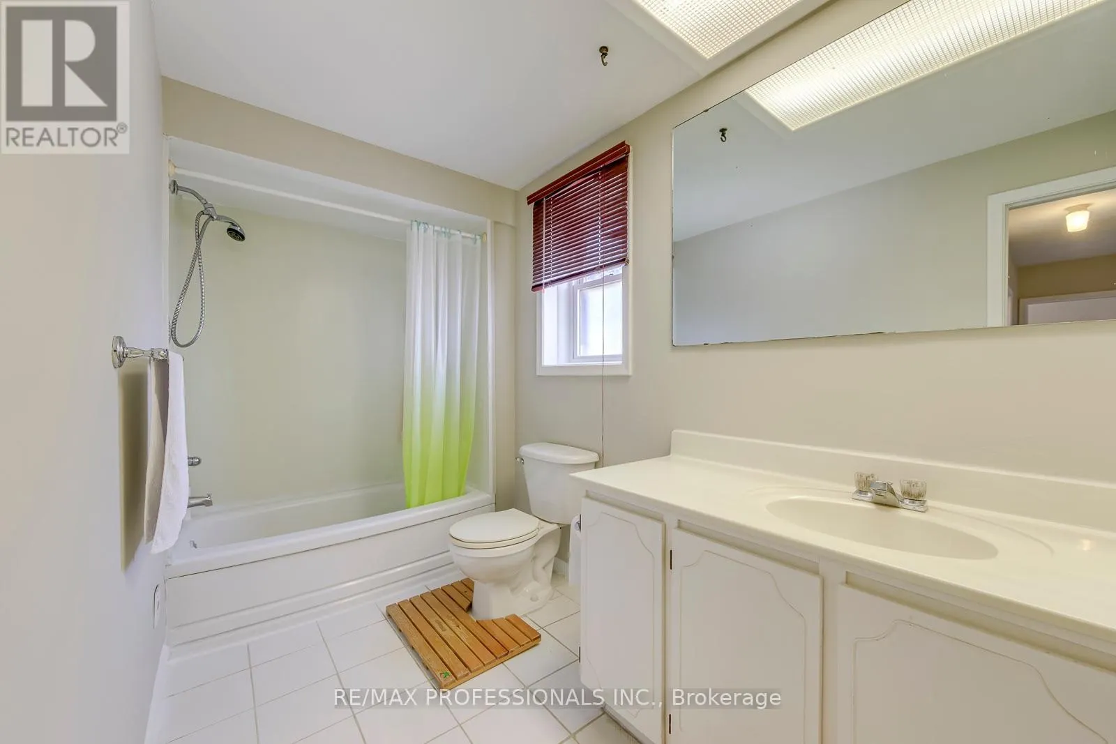 256 WELLESWORTH DRIVE