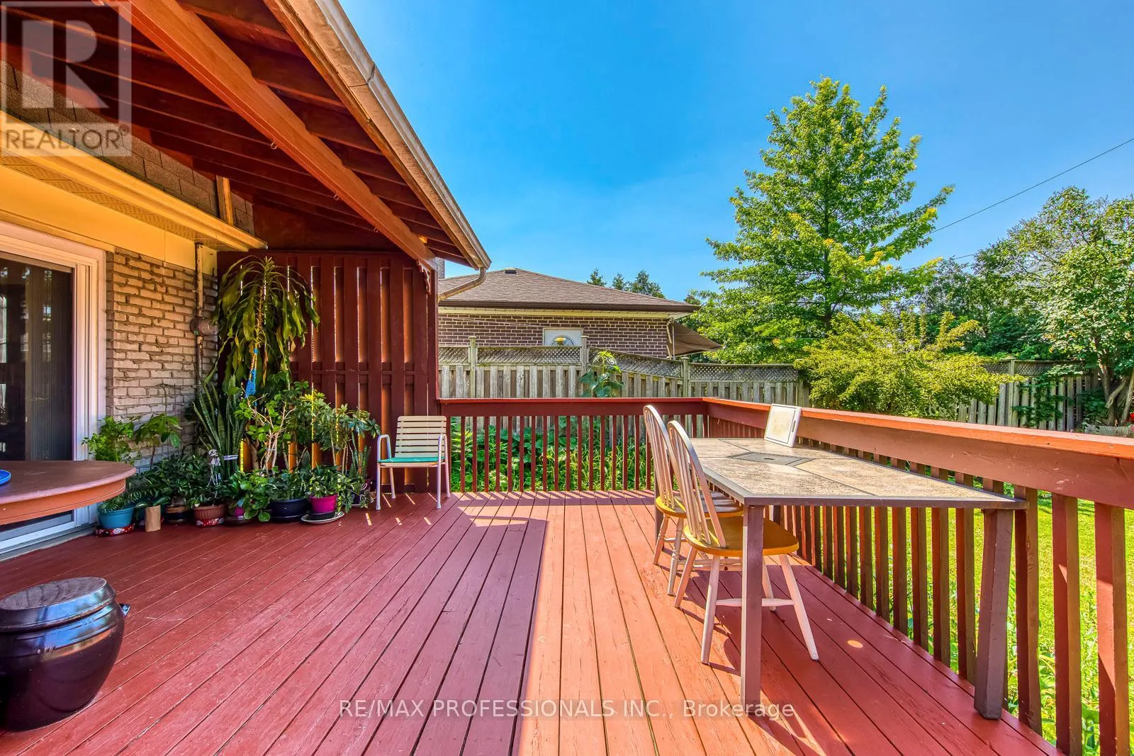 256 WELLESWORTH DRIVE