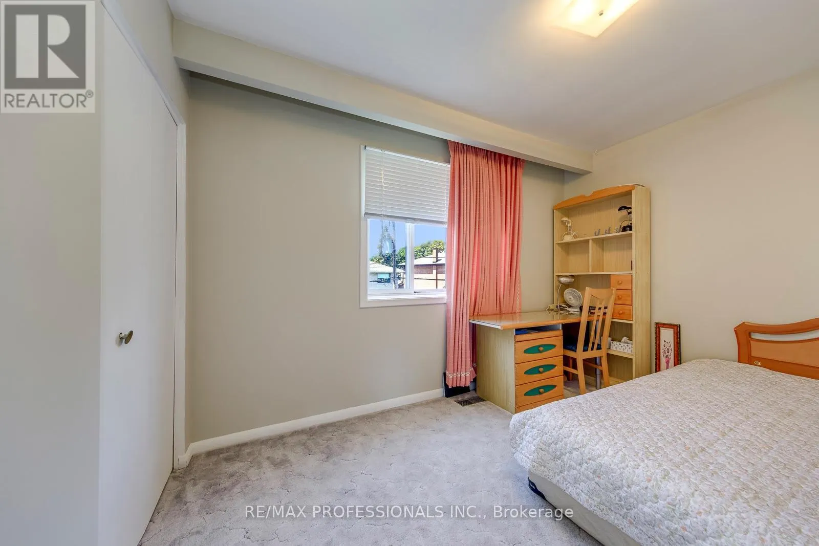 256 WELLESWORTH DRIVE