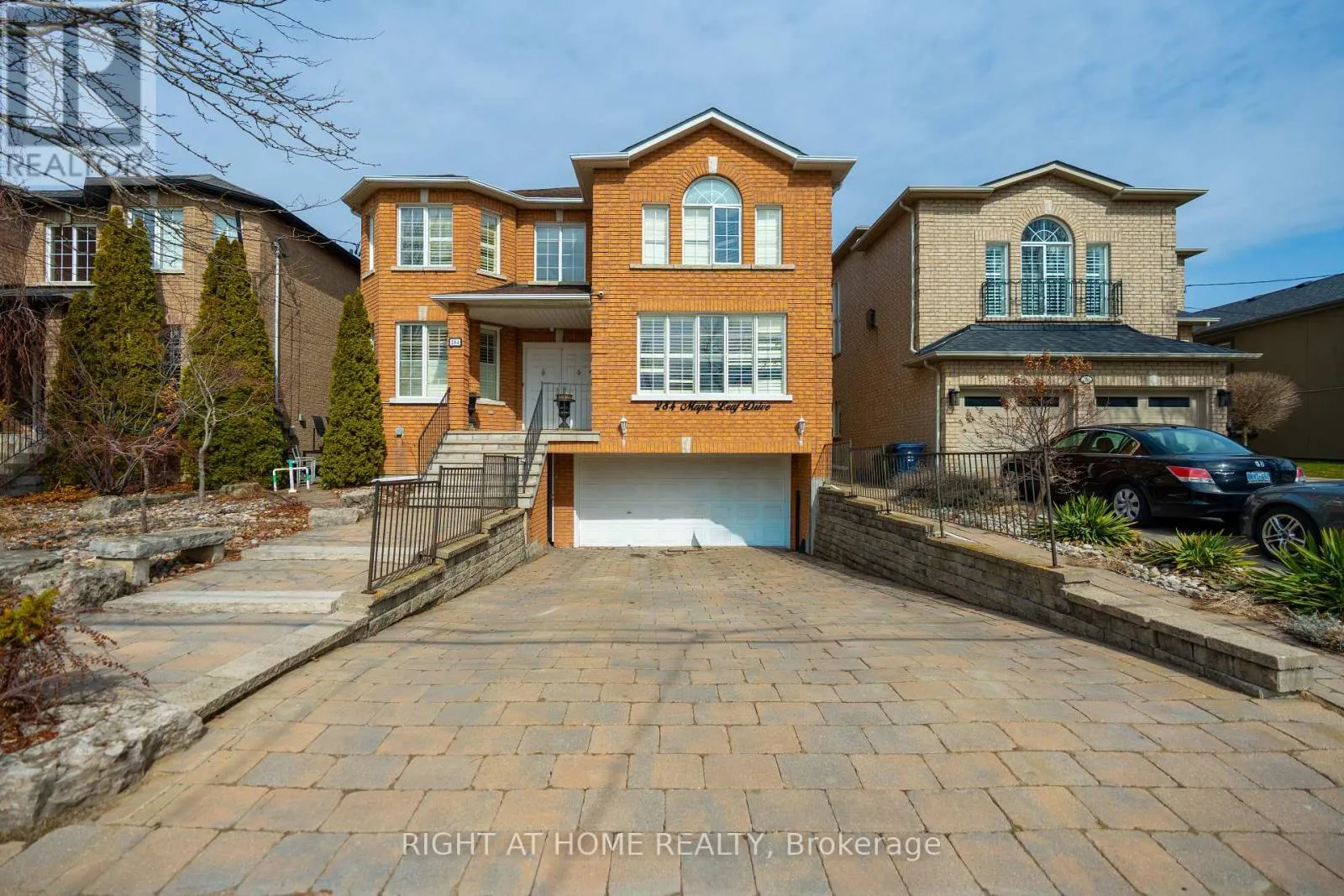 284 MAPLE LEAF DRIVE