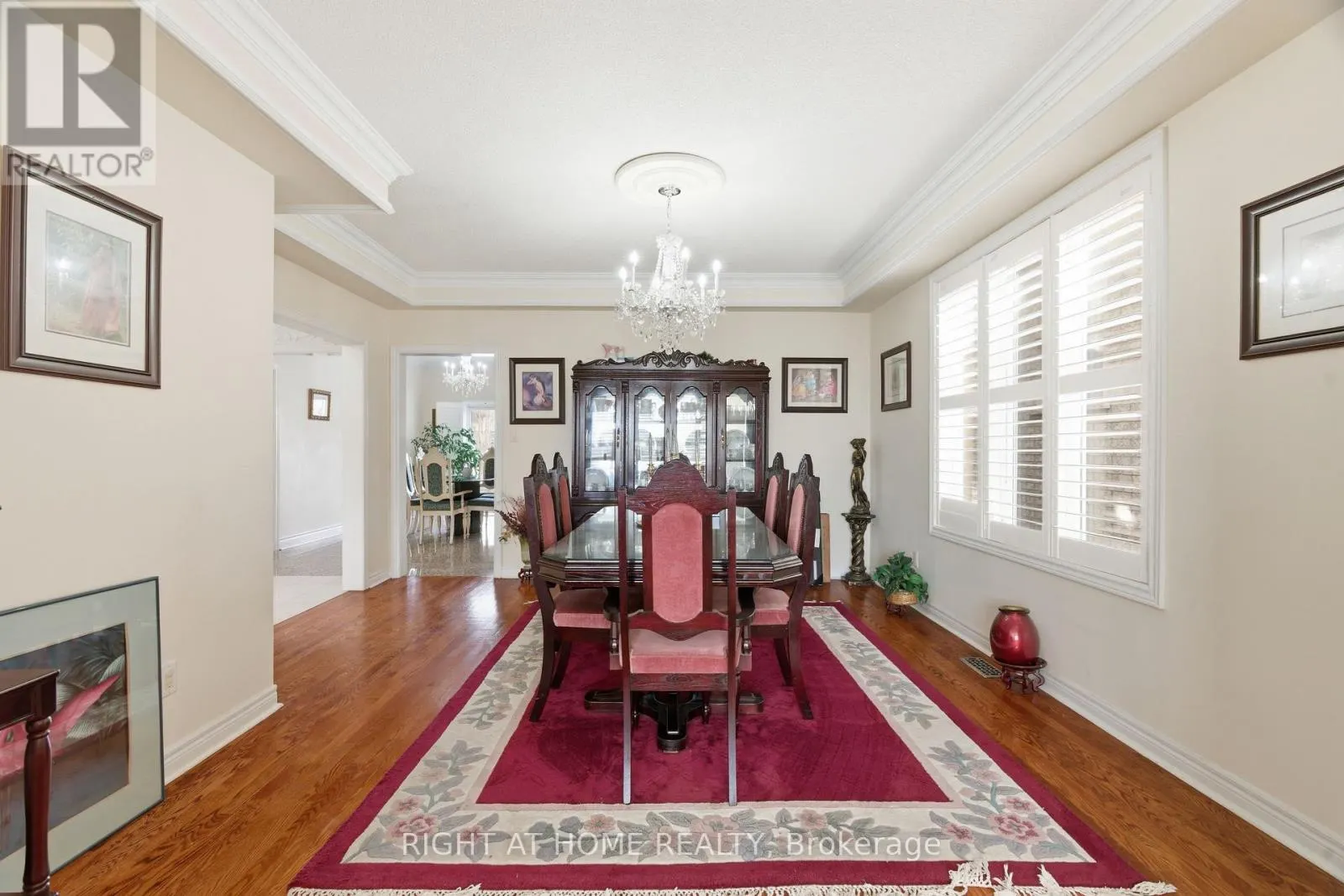 284 MAPLE LEAF DRIVE