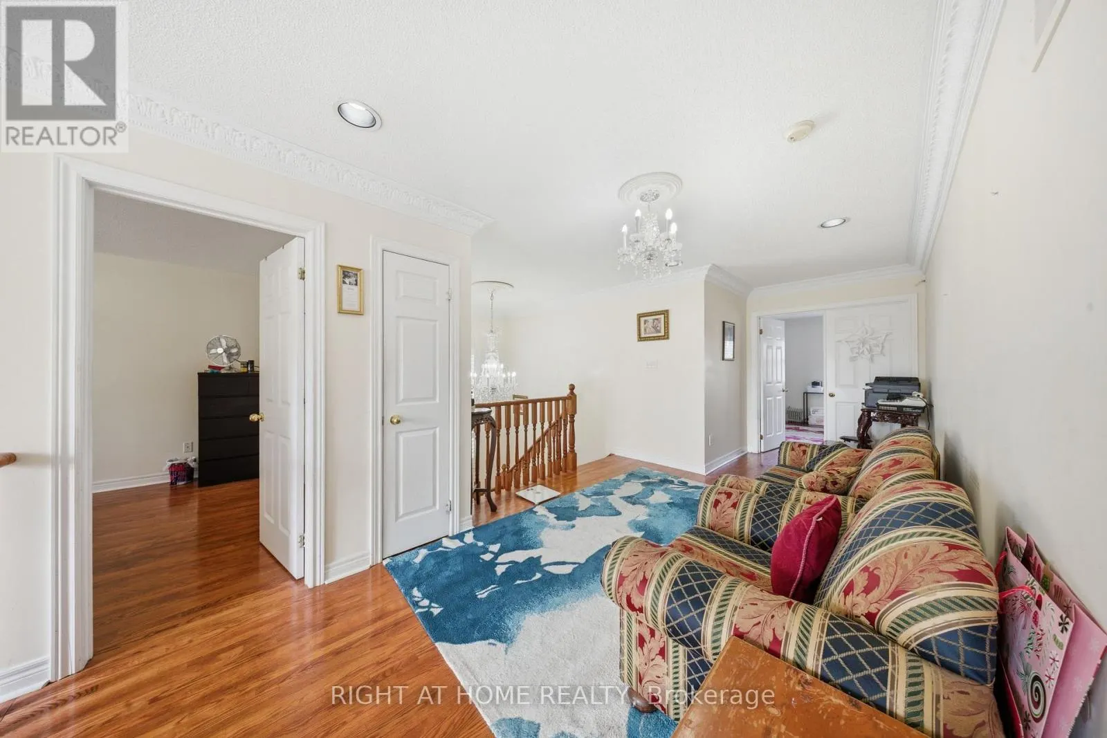 284 MAPLE LEAF DRIVE