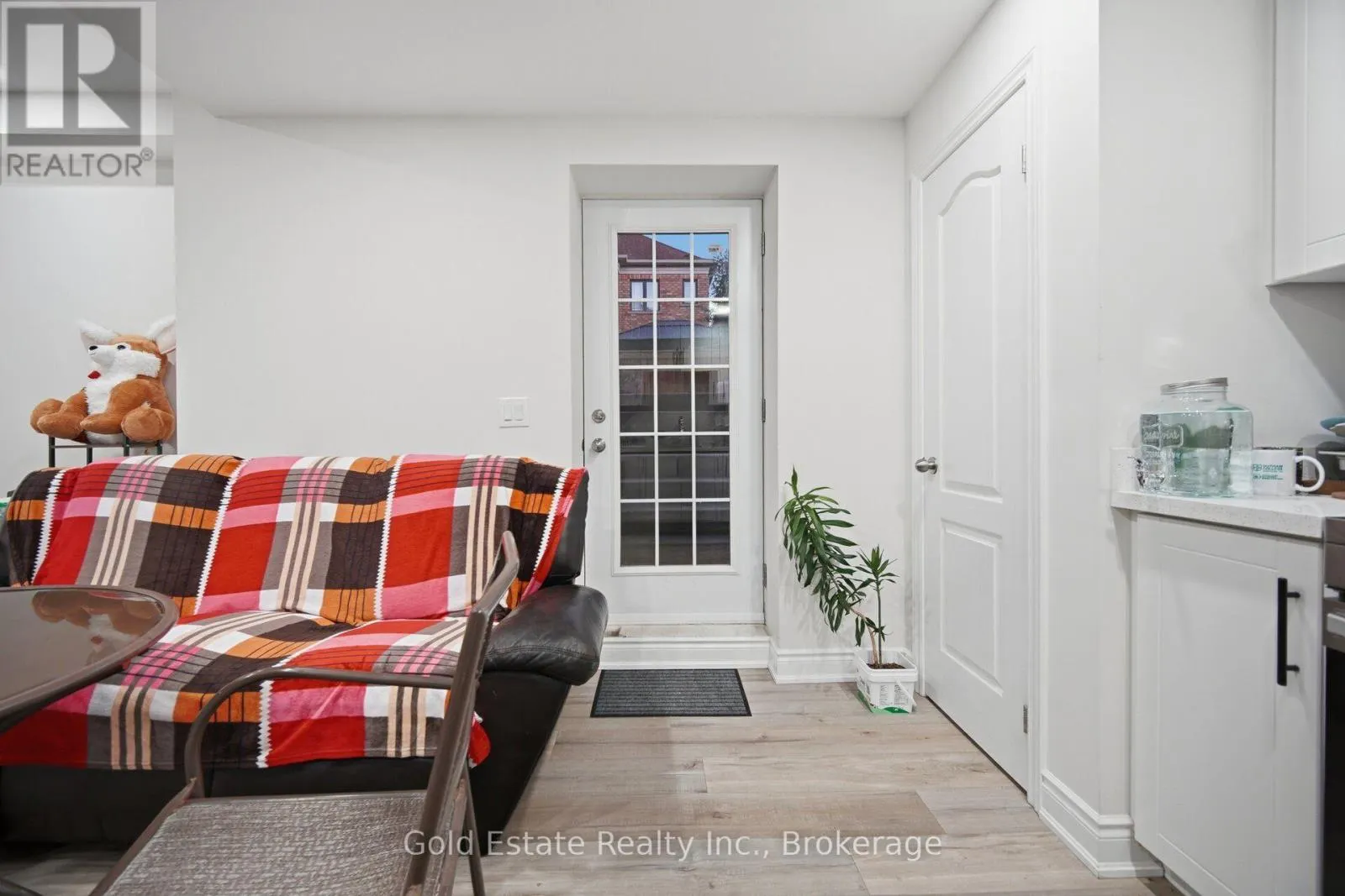 15 DAIRYMAID ROAD