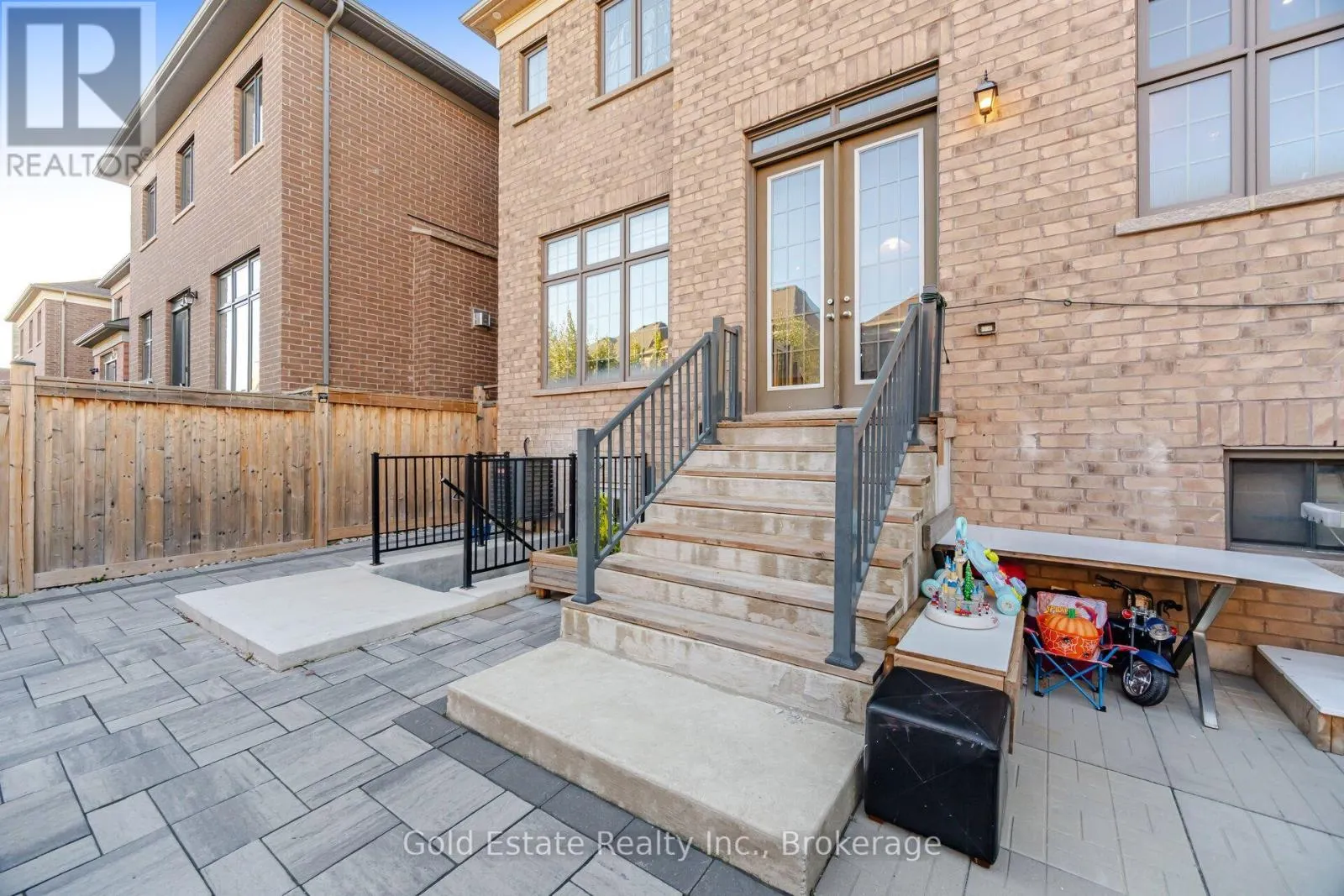 15 DAIRYMAID ROAD