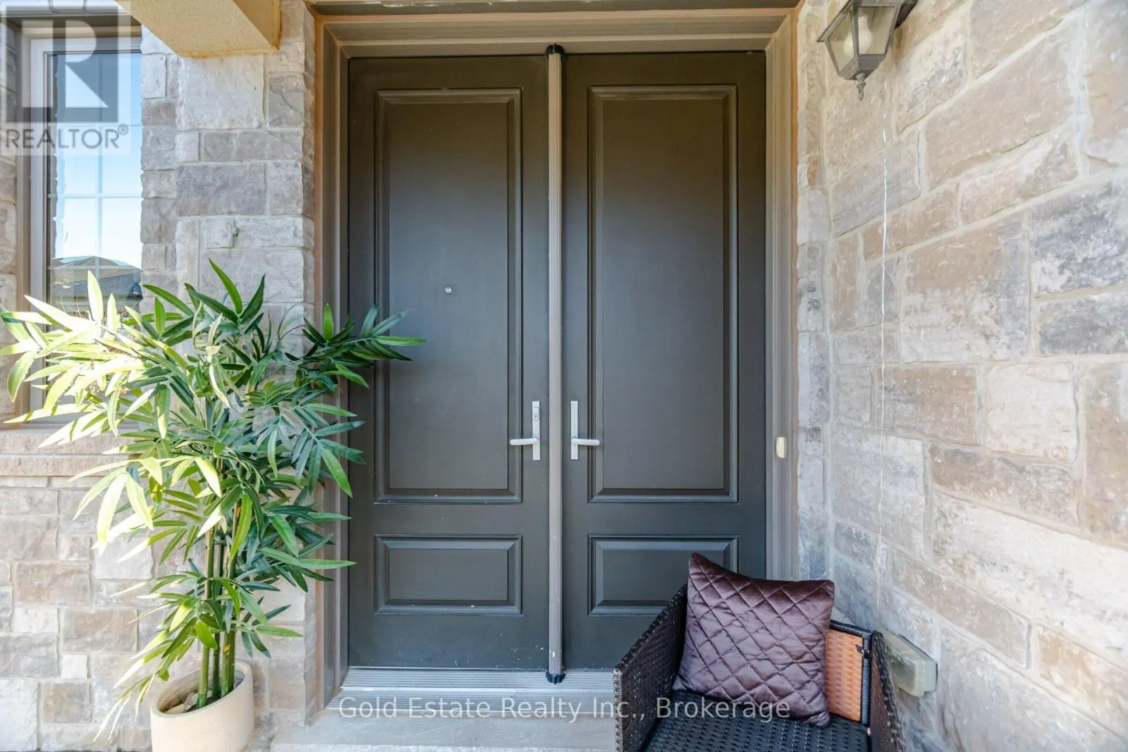 15 DAIRYMAID ROAD