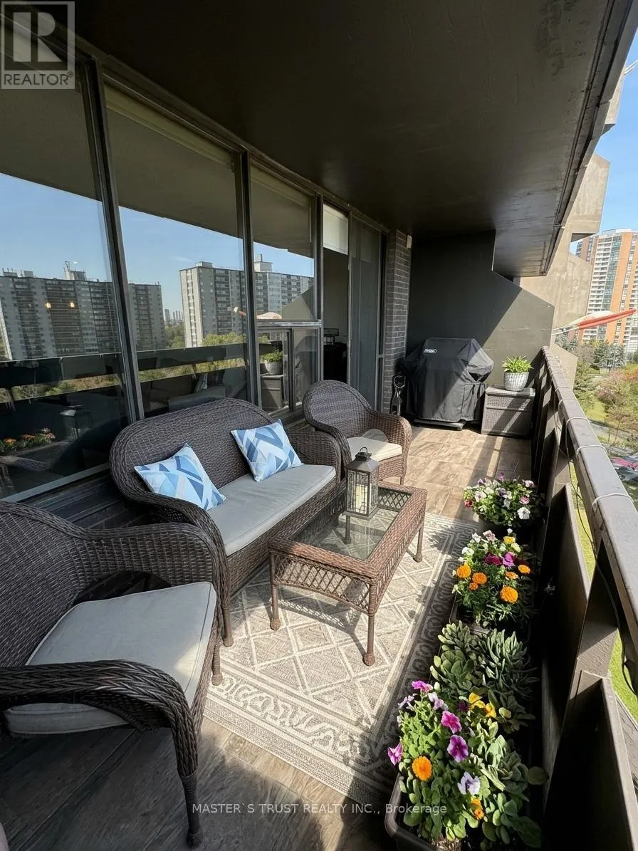 1105 - 11 WINCOTT DRIVE