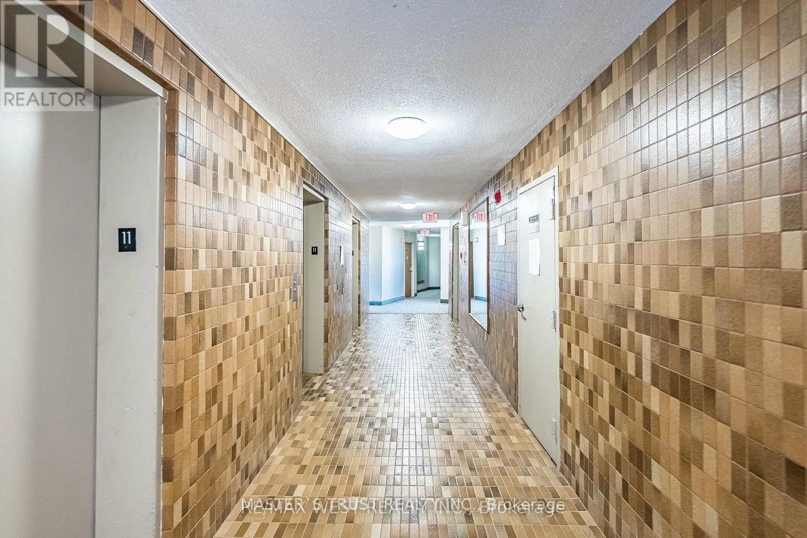 1105 - 11 WINCOTT DRIVE