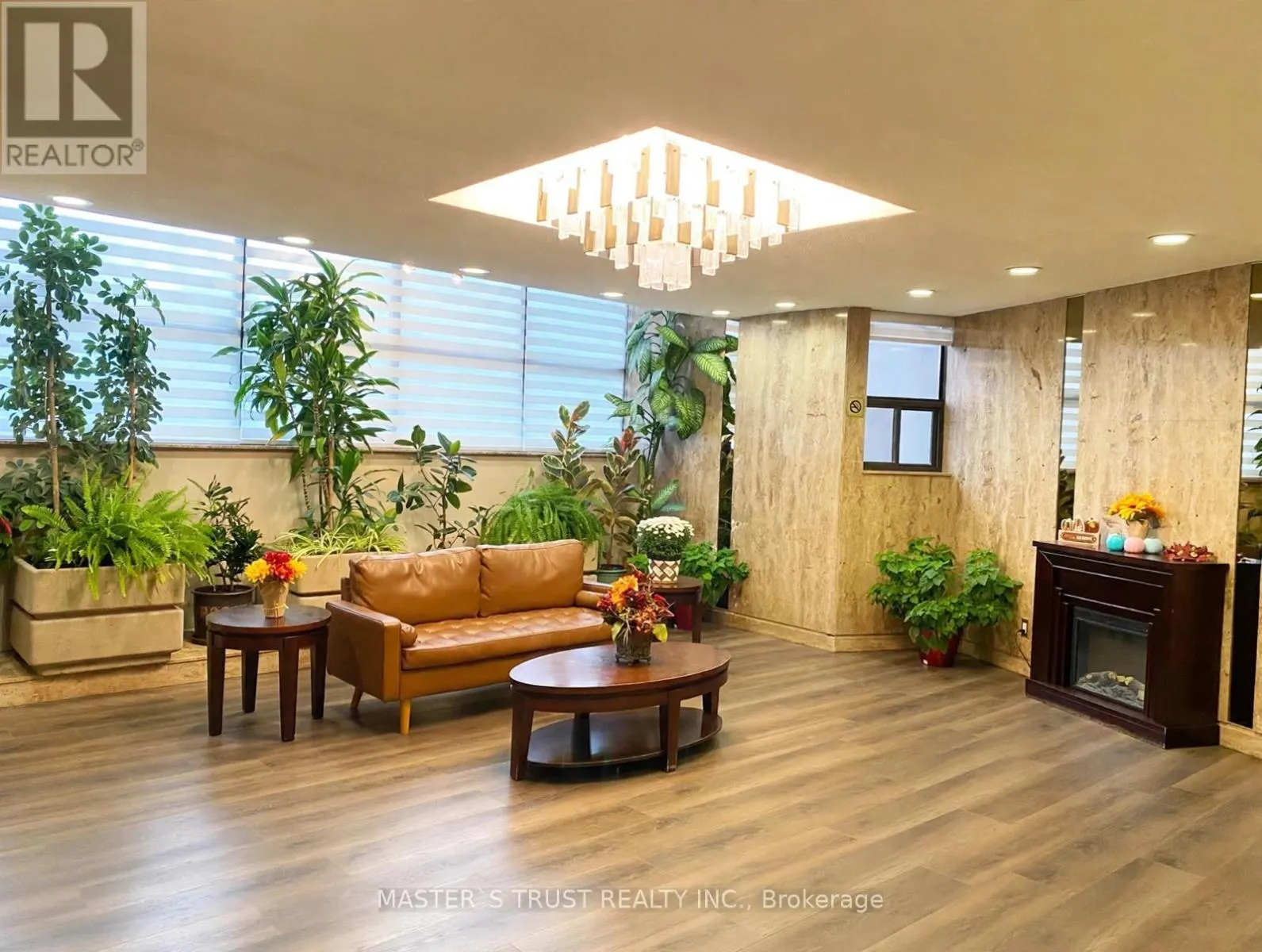1105 - 11 WINCOTT DRIVE