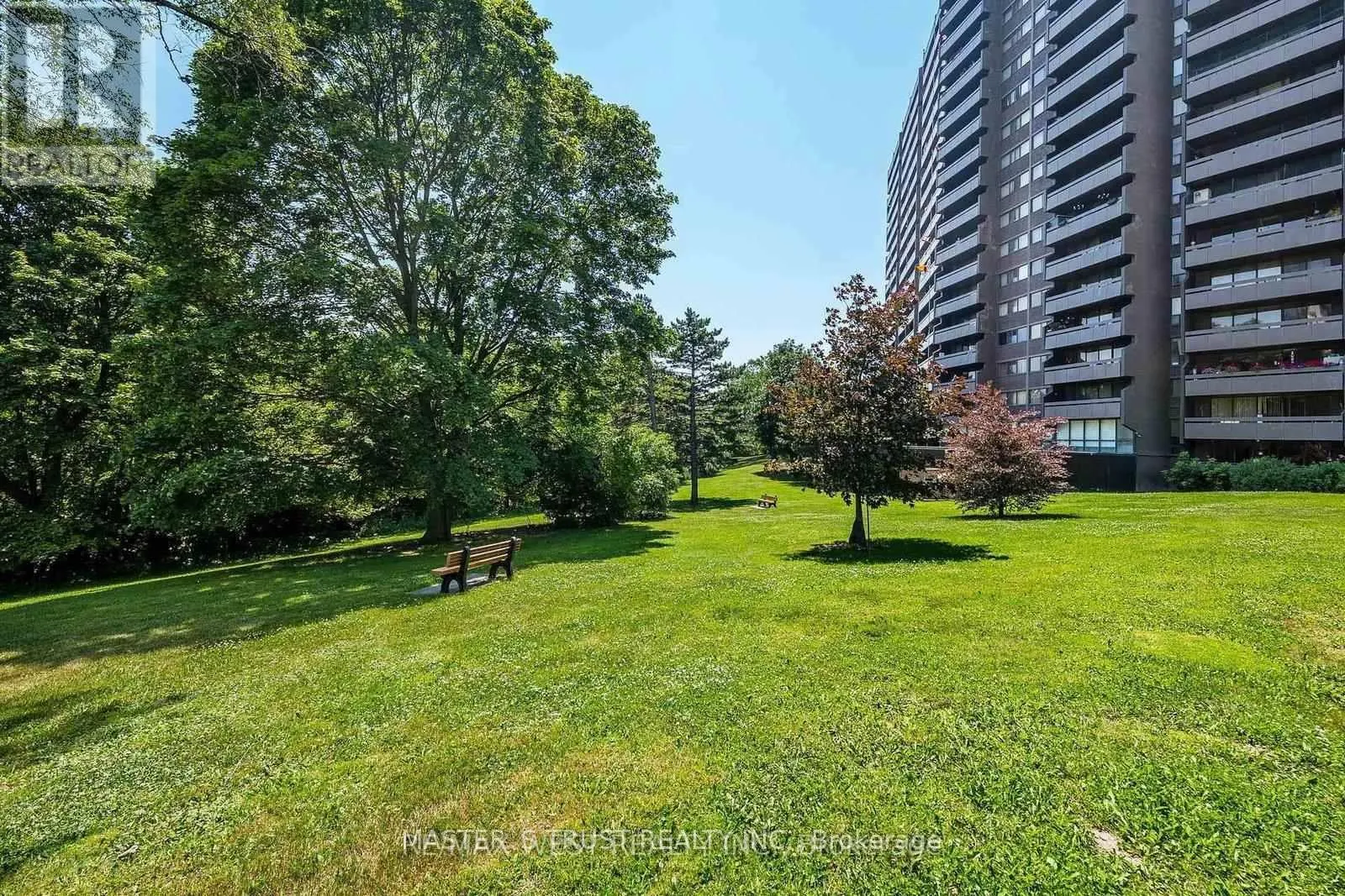 1105 - 11 WINCOTT DRIVE
