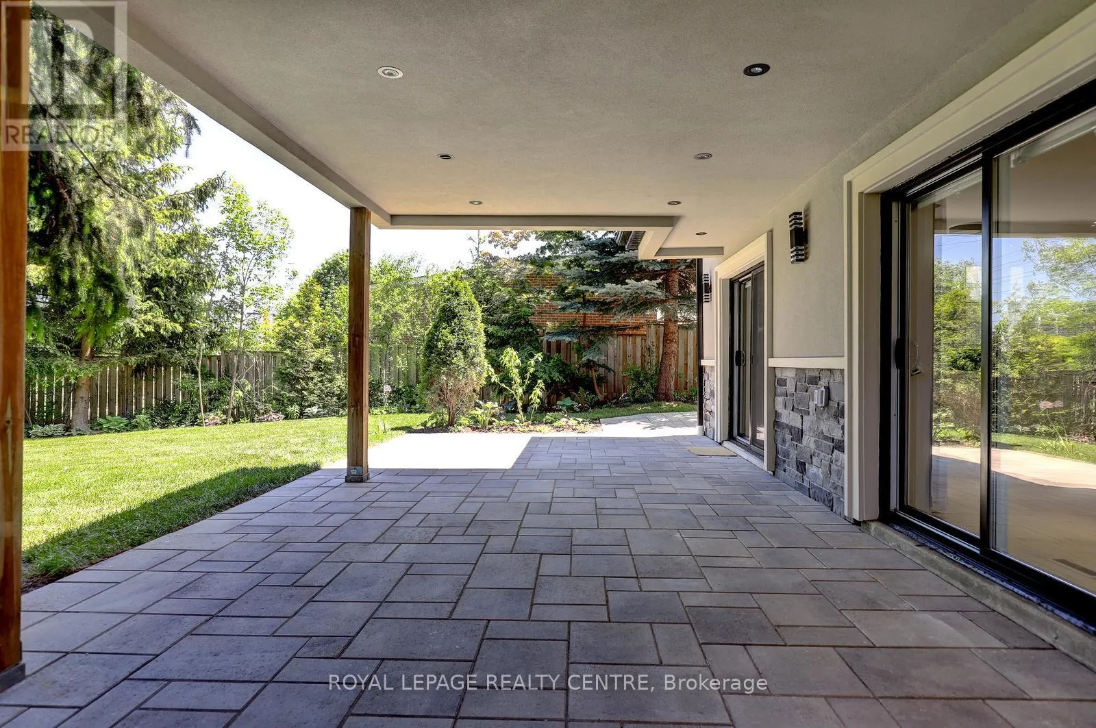 2257 SPRINGFIELD COURT