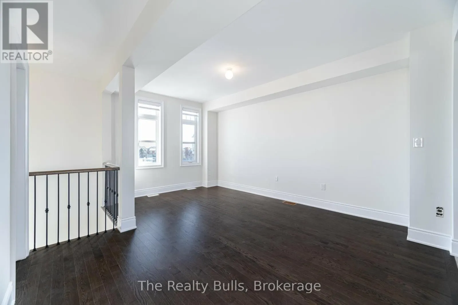 26 FOXSPARROW ROAD