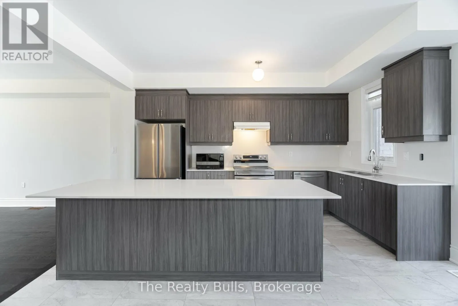 26 FOXSPARROW ROAD