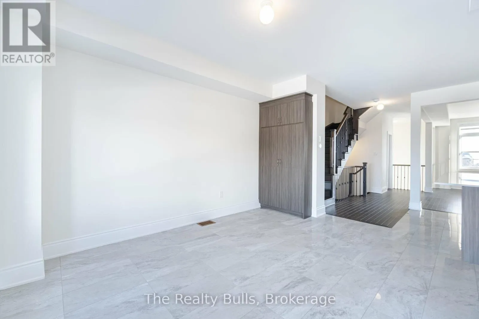 26 FOXSPARROW ROAD