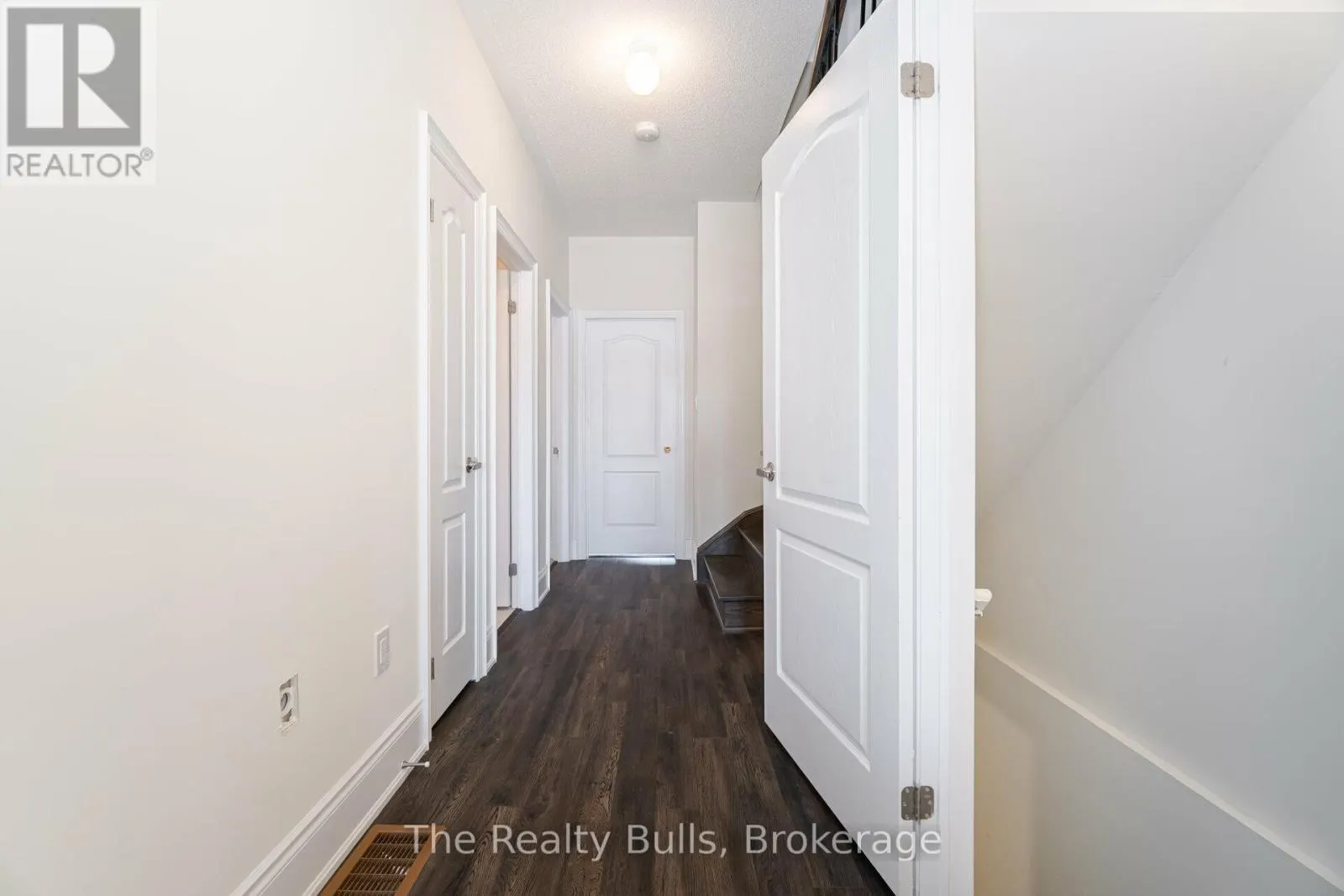 26 FOXSPARROW ROAD